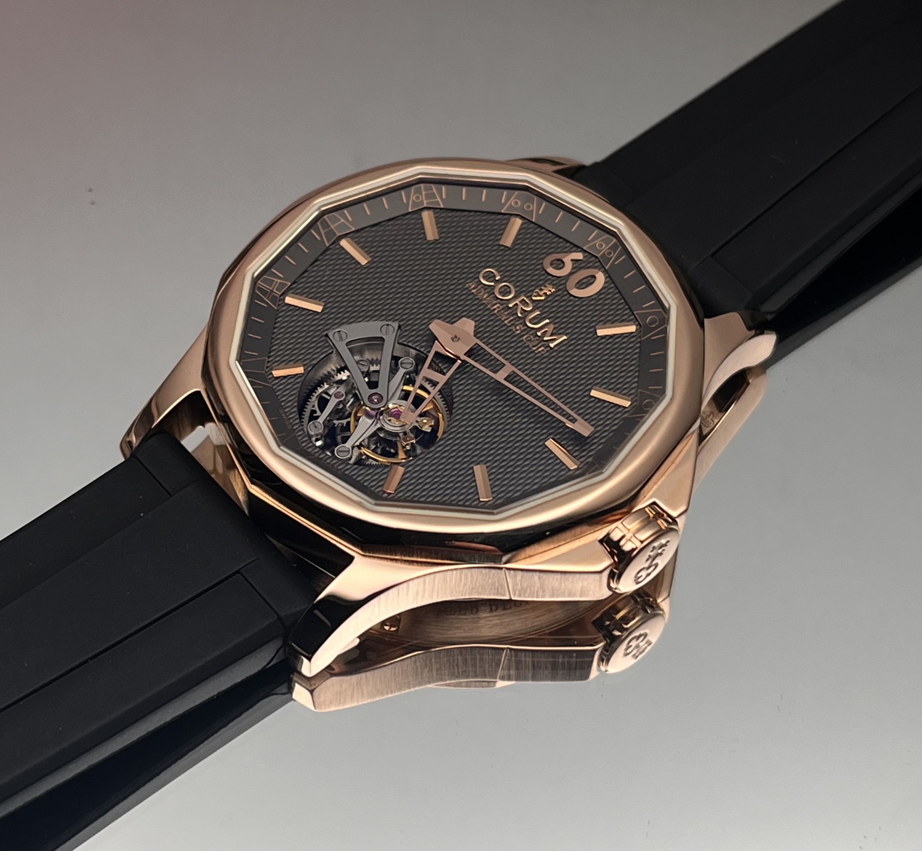 Corum 029.101.55 / 0002 FH12 detail 4