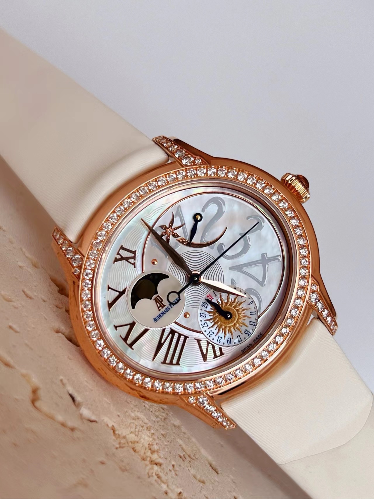 Audemars Piguet 77315OR.ZZ.D013SU.01