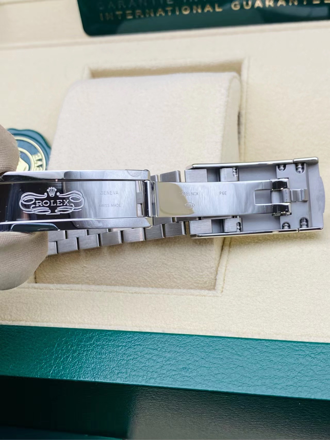 Rolex m126234-0045 detail 2