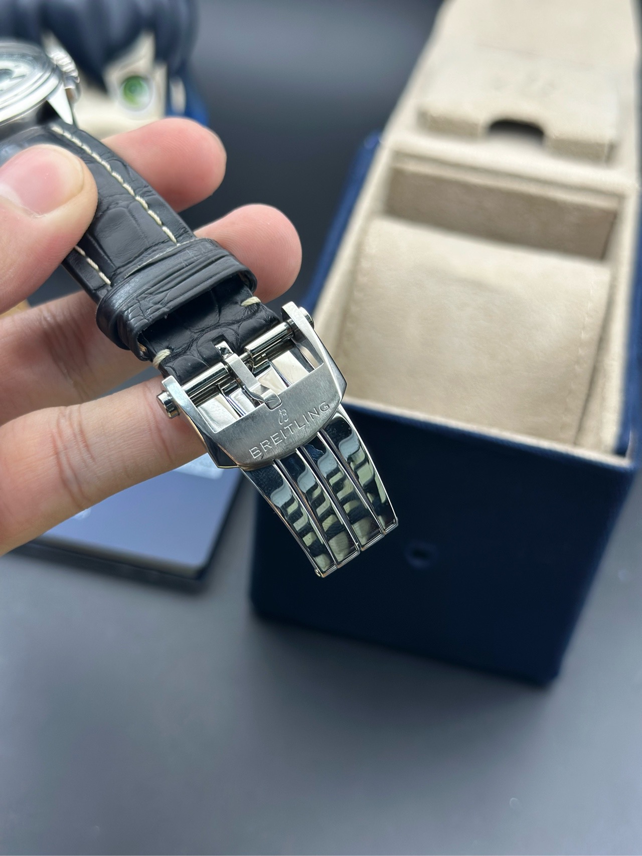 Breitling AB0118221G1P1 detail 5