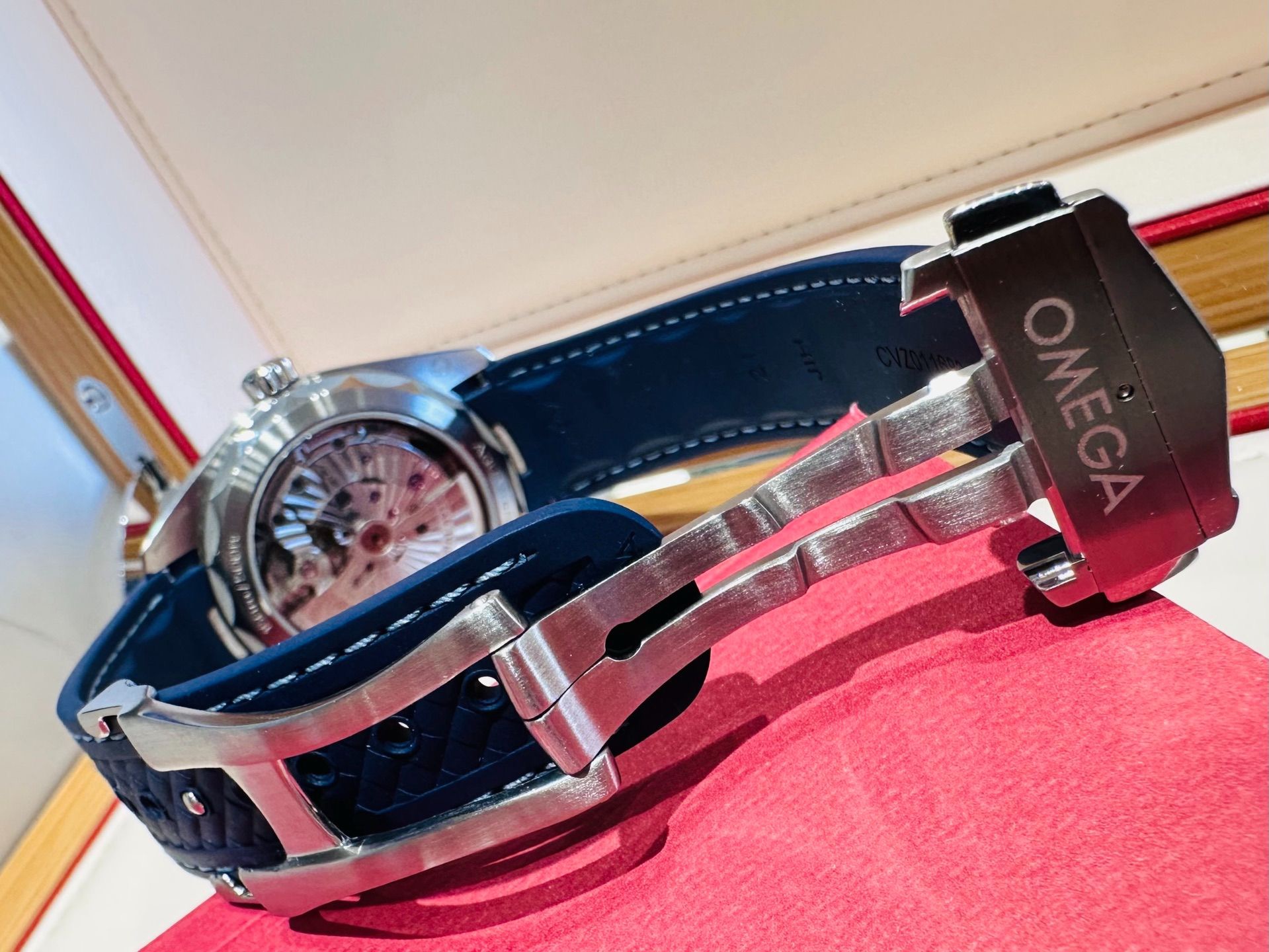 Omega 220.12.43.22.03.001 detail 5