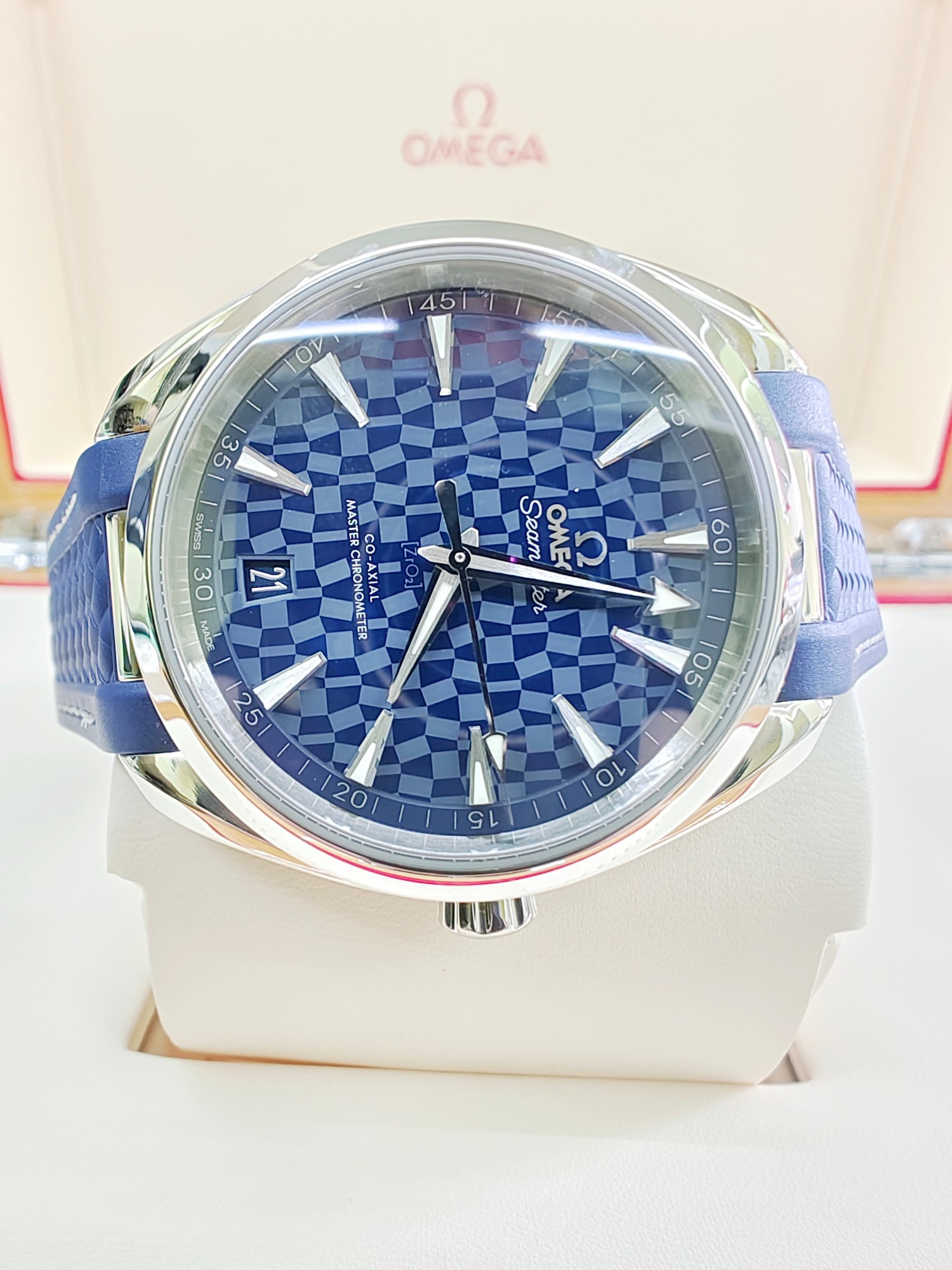 Omega 522.12.41.21.03.001 detail 4