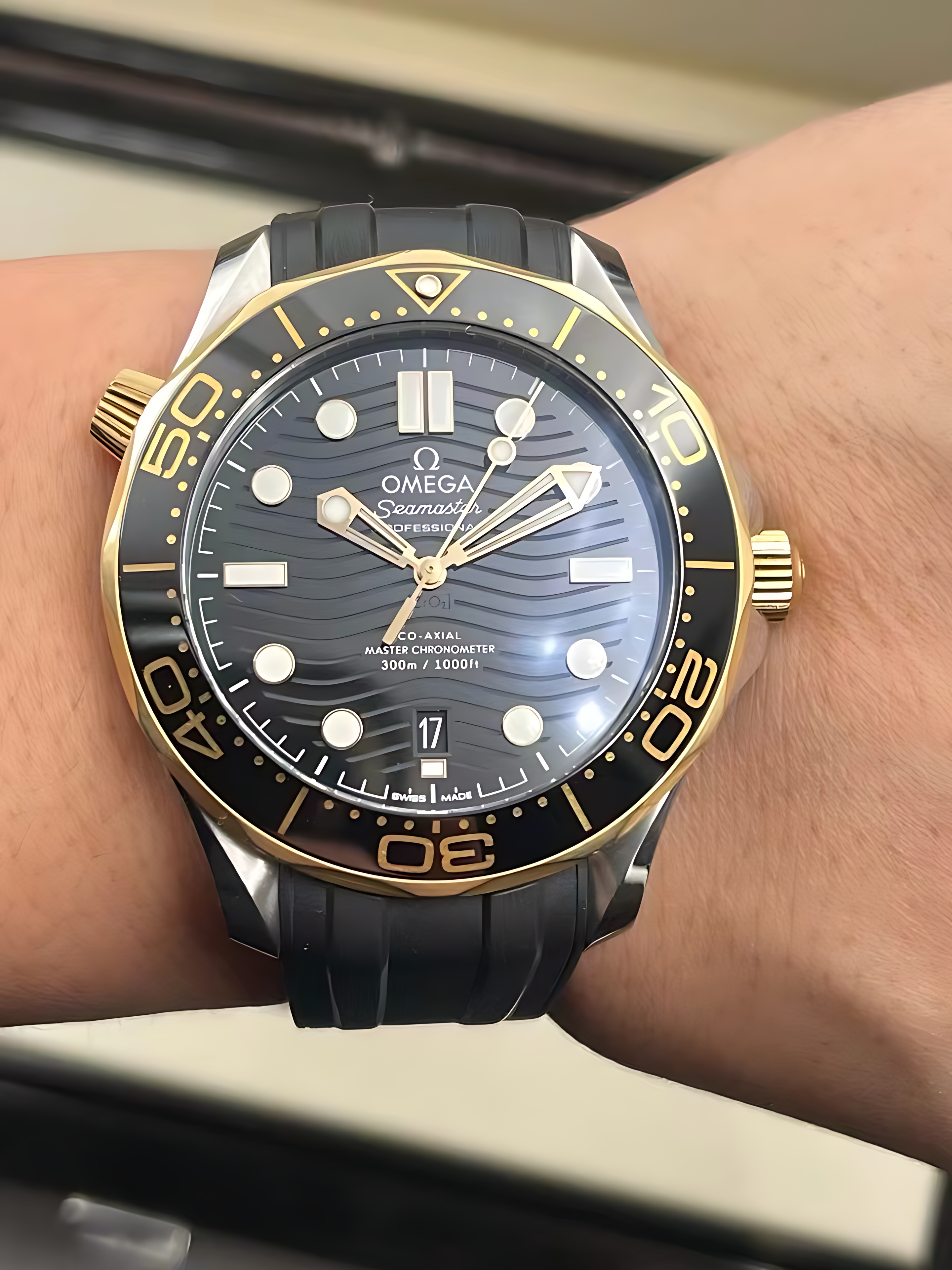 Omega 210.22.42.20.01.001 detail 4
