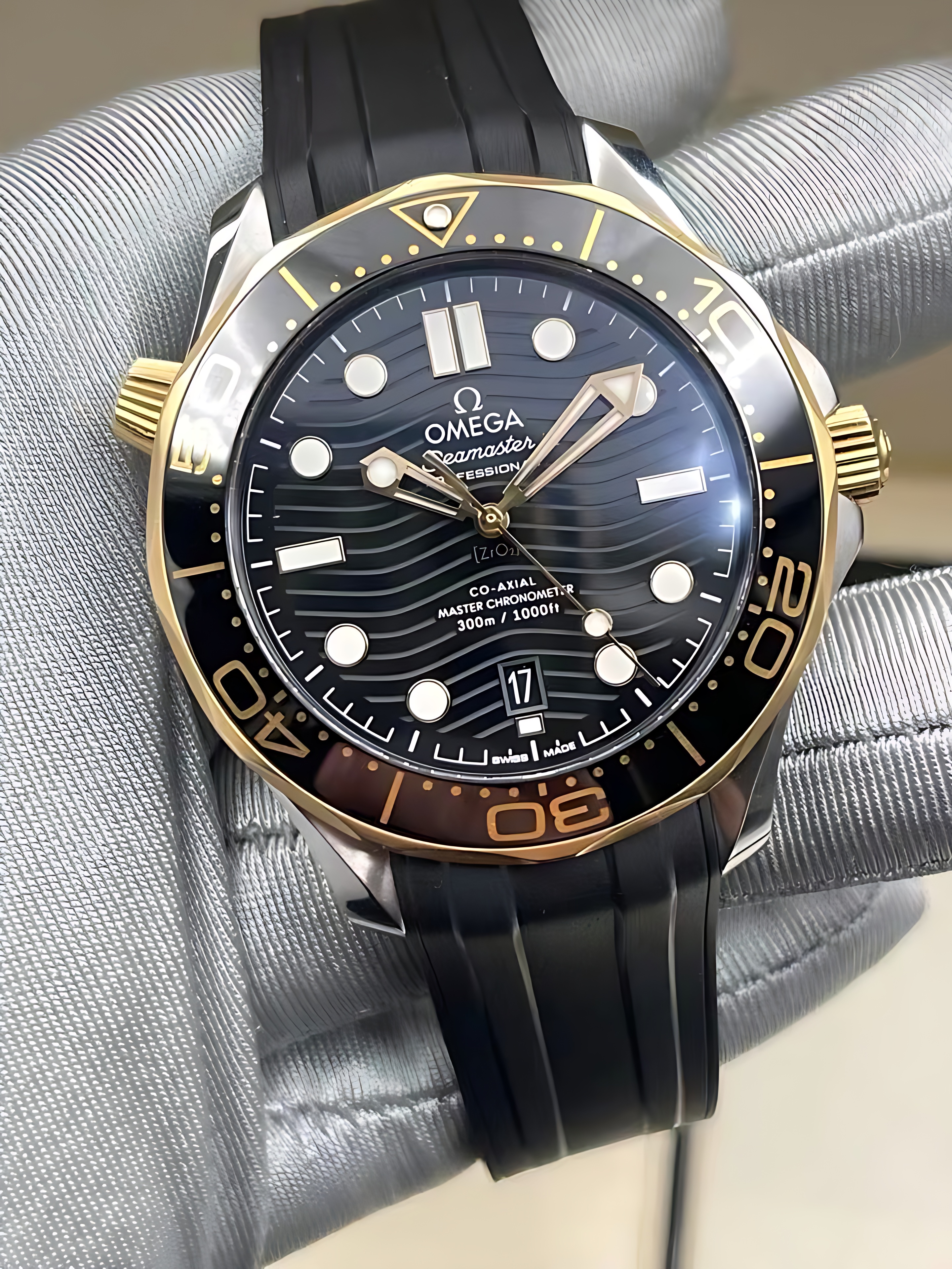 Omega 210.22.42.20.01.001 detail 2