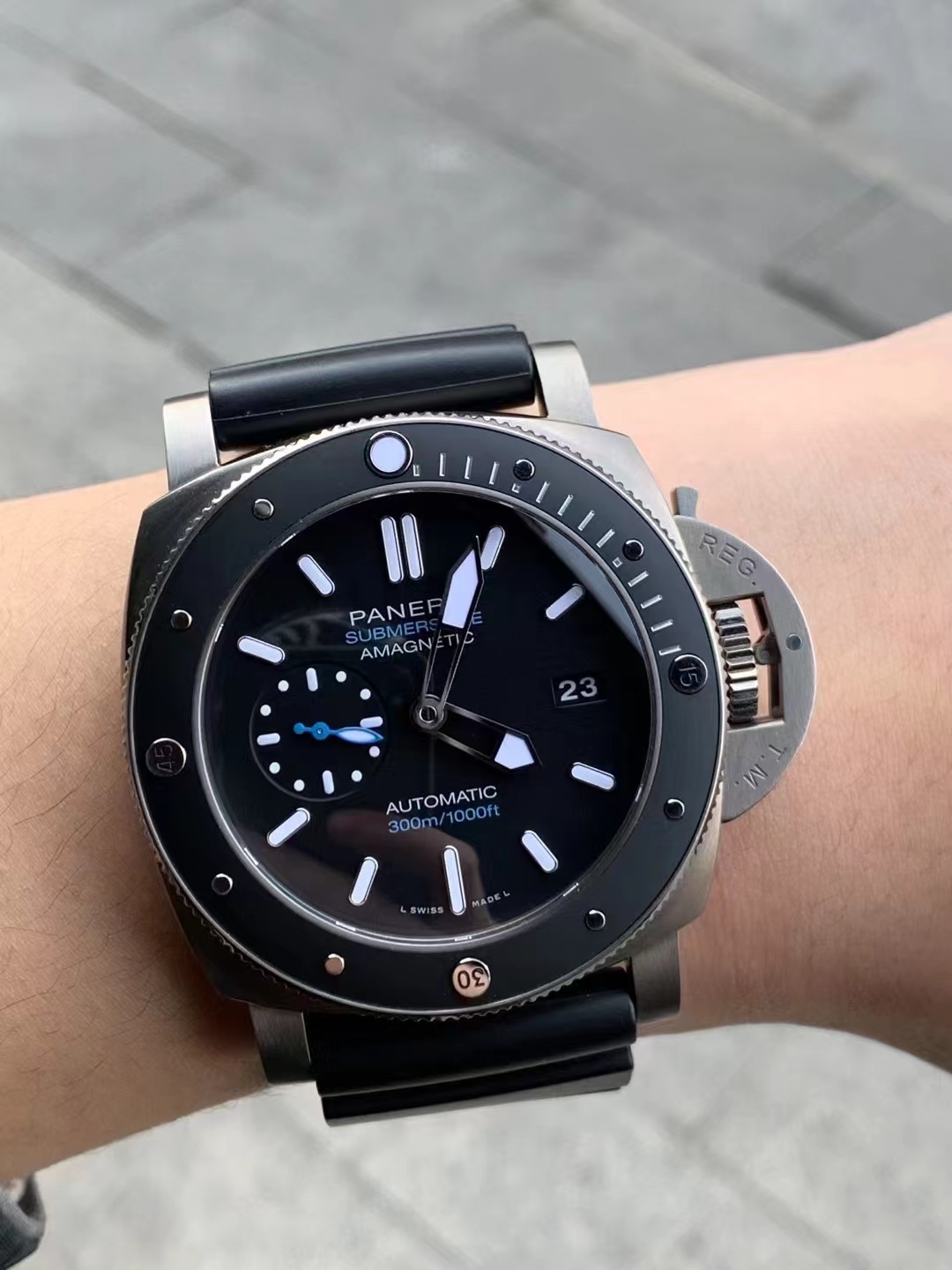 Panerai PAM01389 detail 4