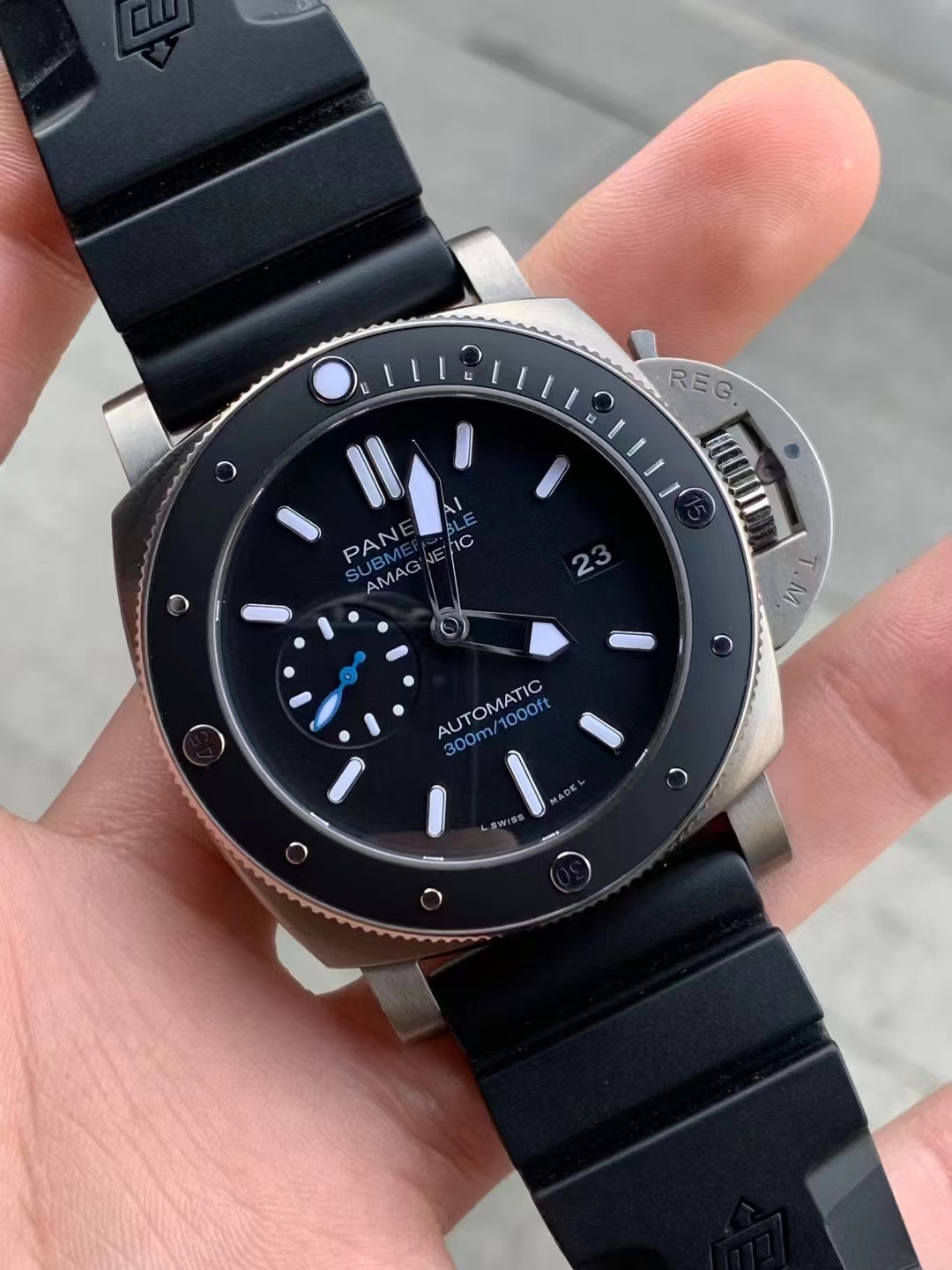 Panerai PAM01389 detail 3