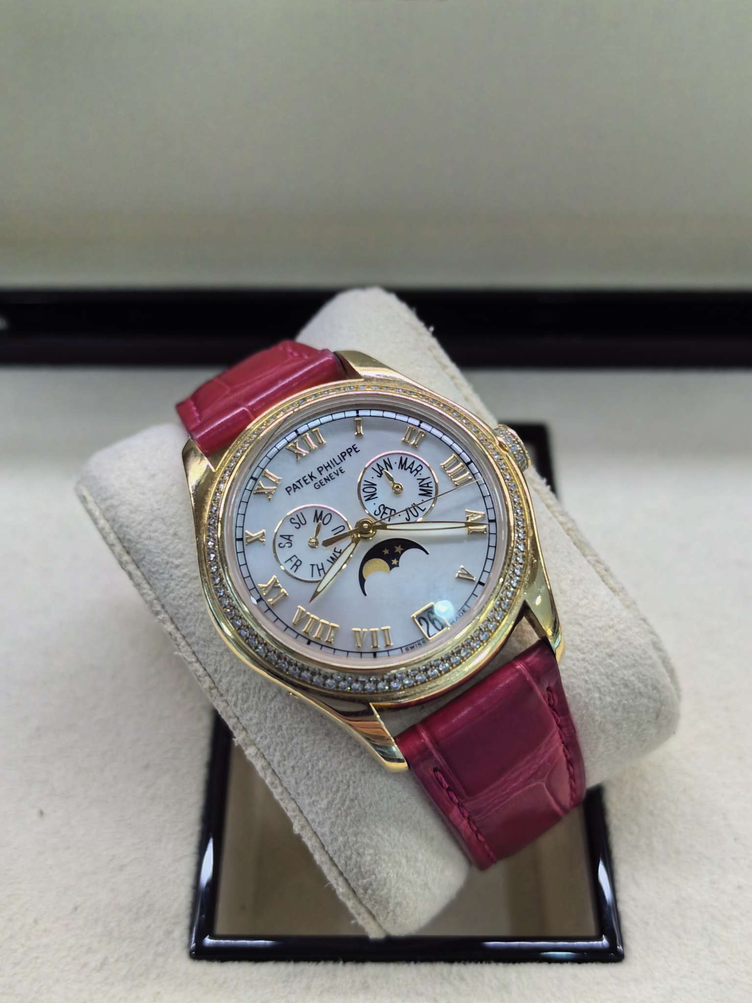 Patek Philippe 4936R-001 detail 1
