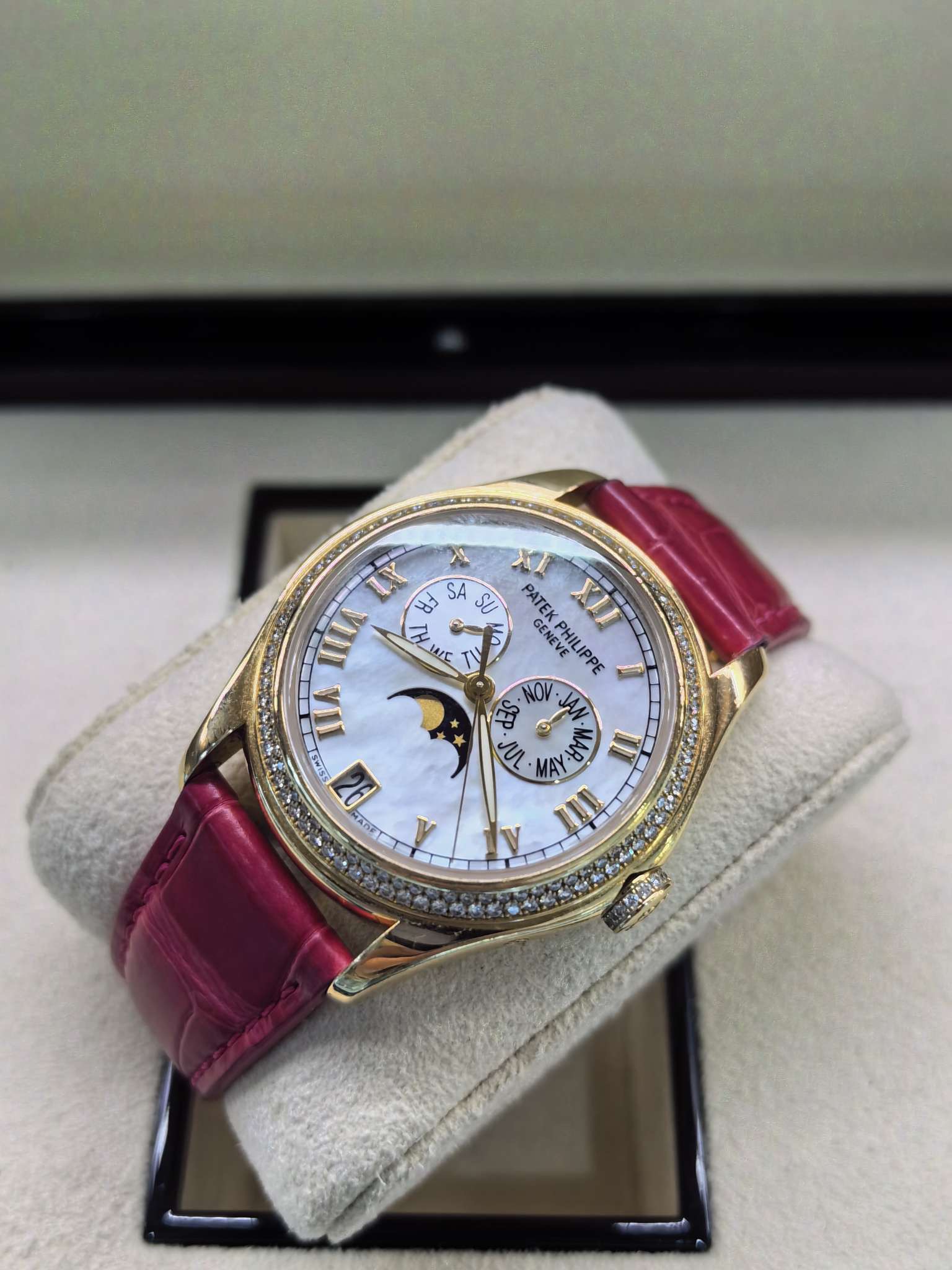 Patek Philippe 4936R-001 detail 2