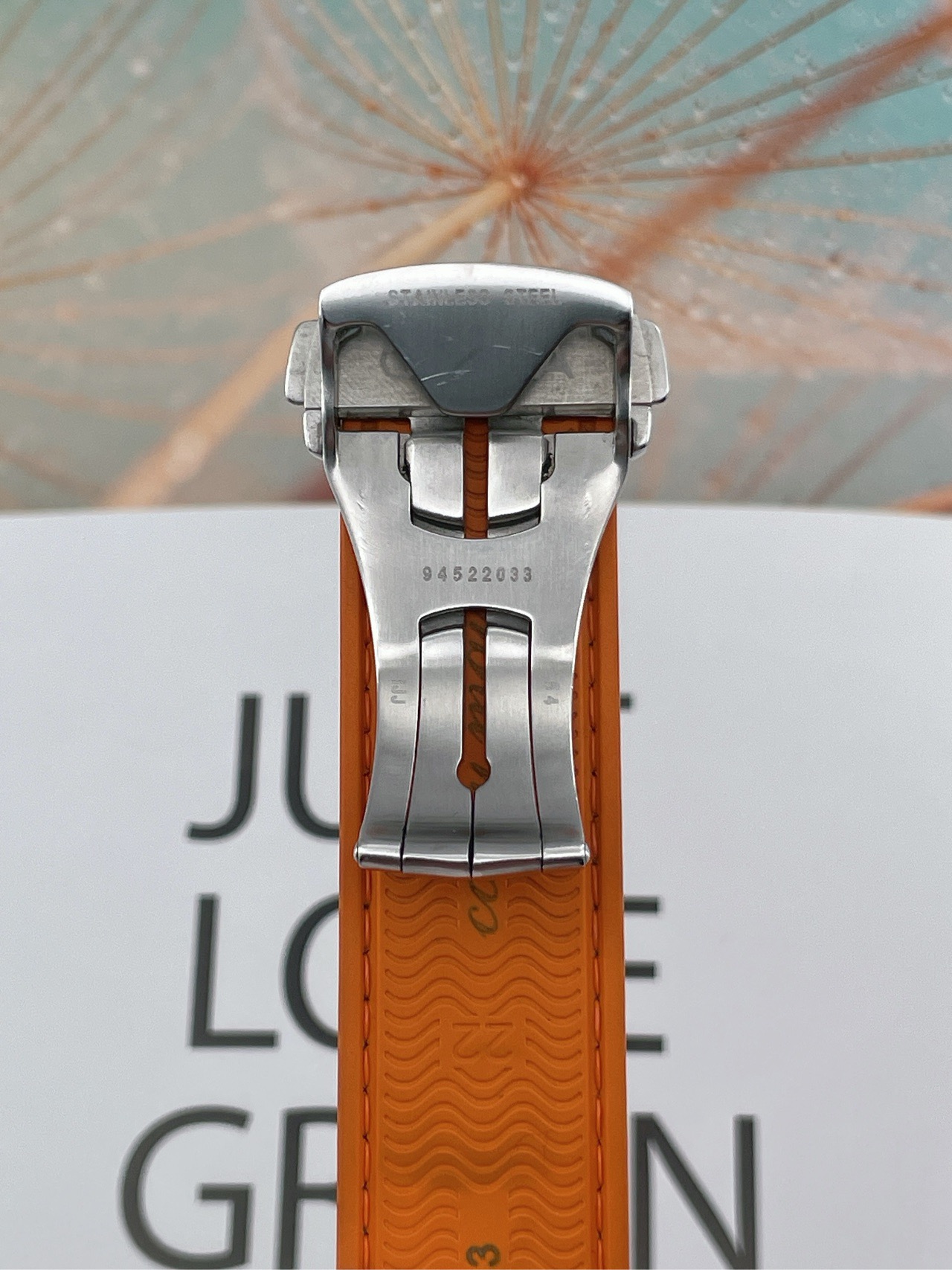 Omega 232.32.46.21.01.001 detail 4