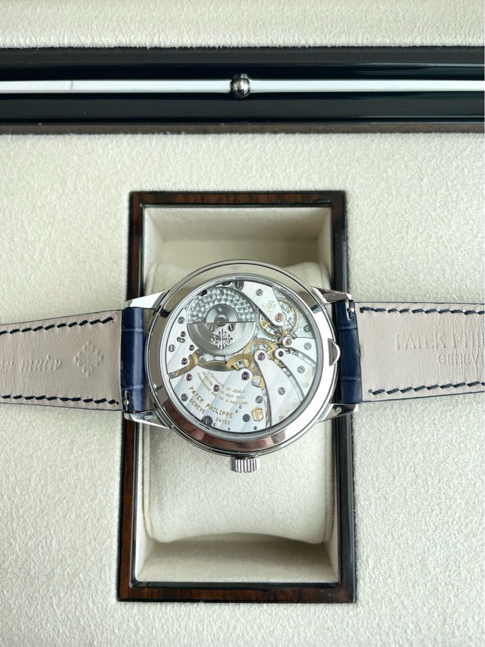 Patek Philippe 5236P-001 detail 6