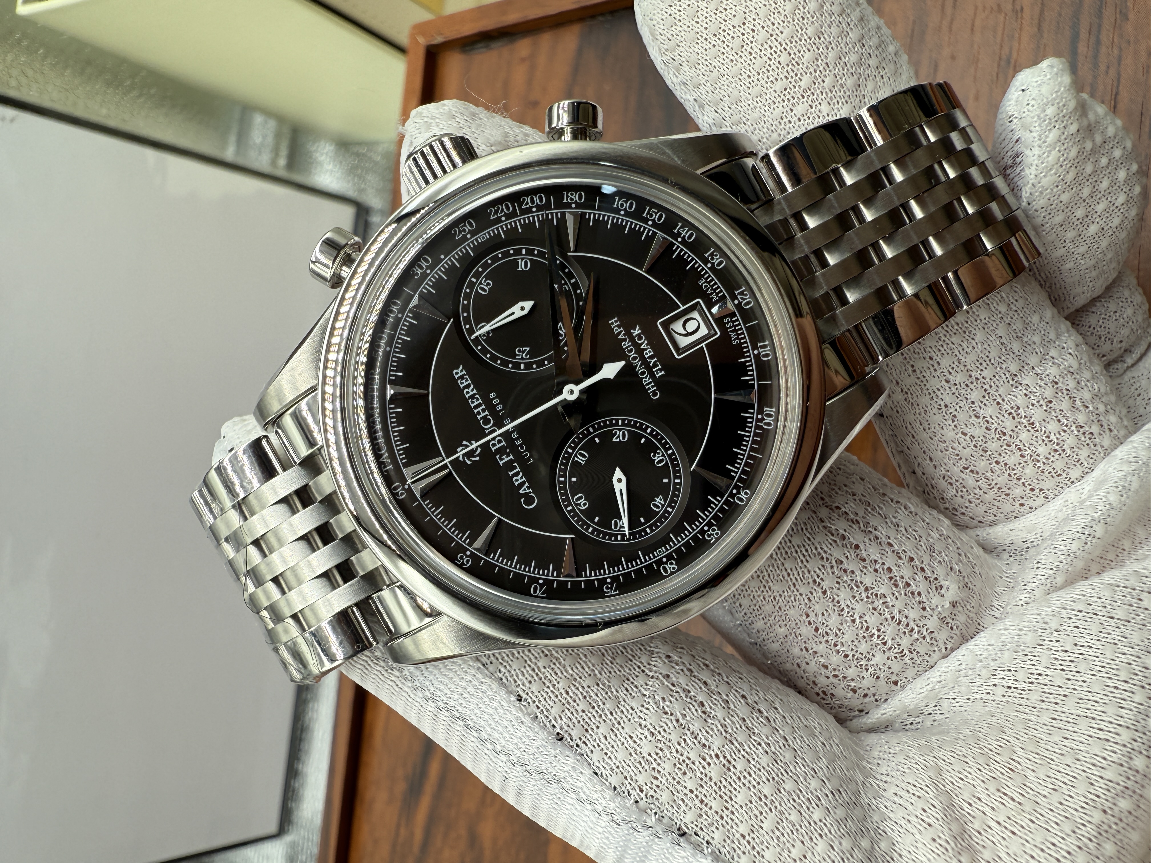 Carl F. Bucherer 00.10919.08.33.21 detail 1