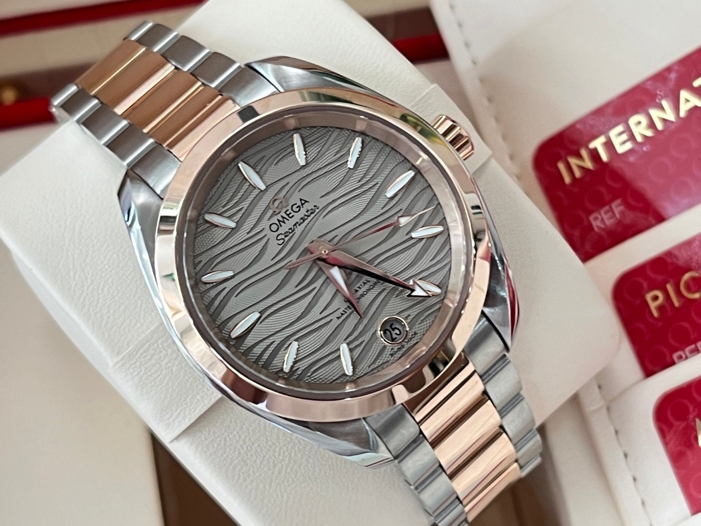 Omega 220.20.34.20.06.001