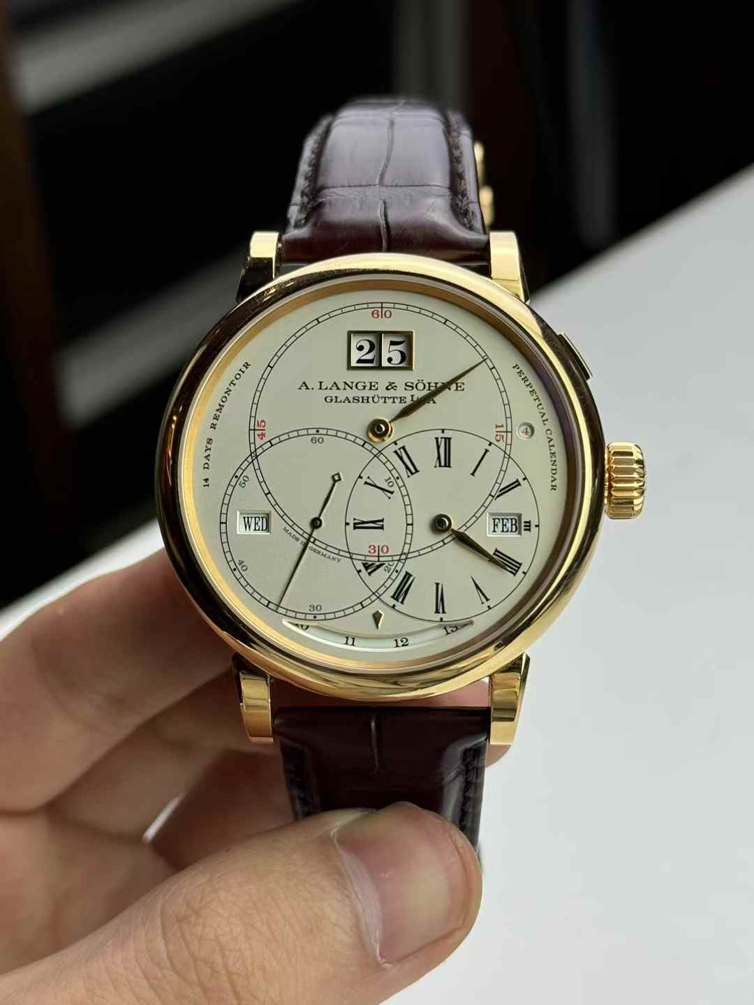 A. Lange & S&ouml;hne 180.032 detail 1