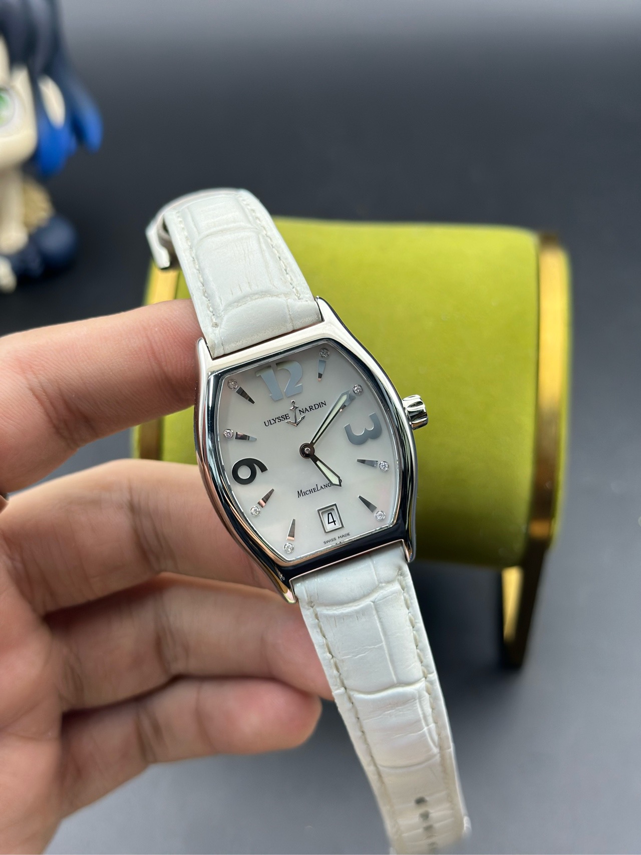 Ulysse Nardin 113-48 detail 1