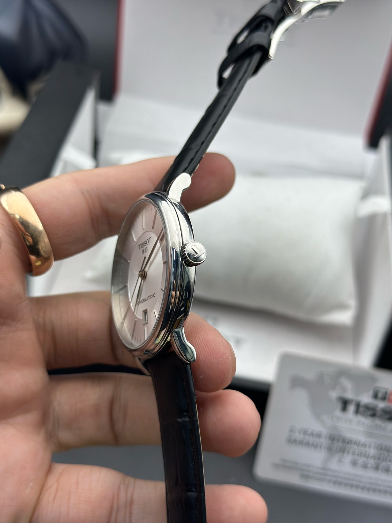 Tissot T1224071603100 detail 3
