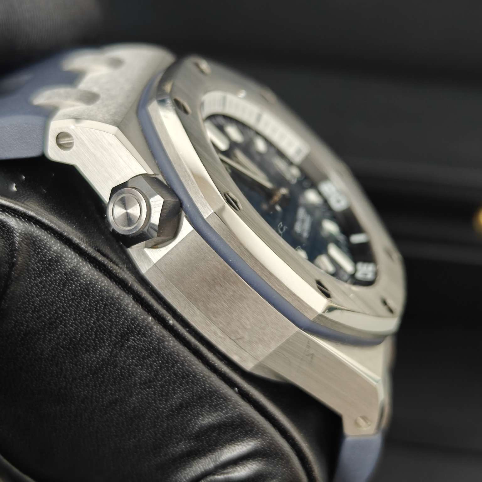 Audemars Piguet 15720ST.OO.A027CA.01 detail 2