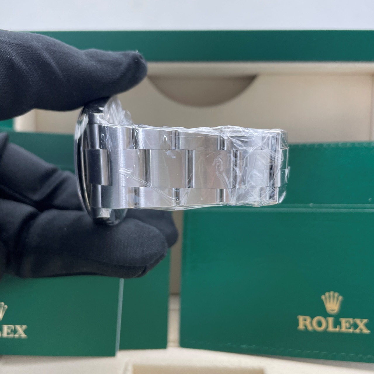 Rolex 124300-0003 detail 6