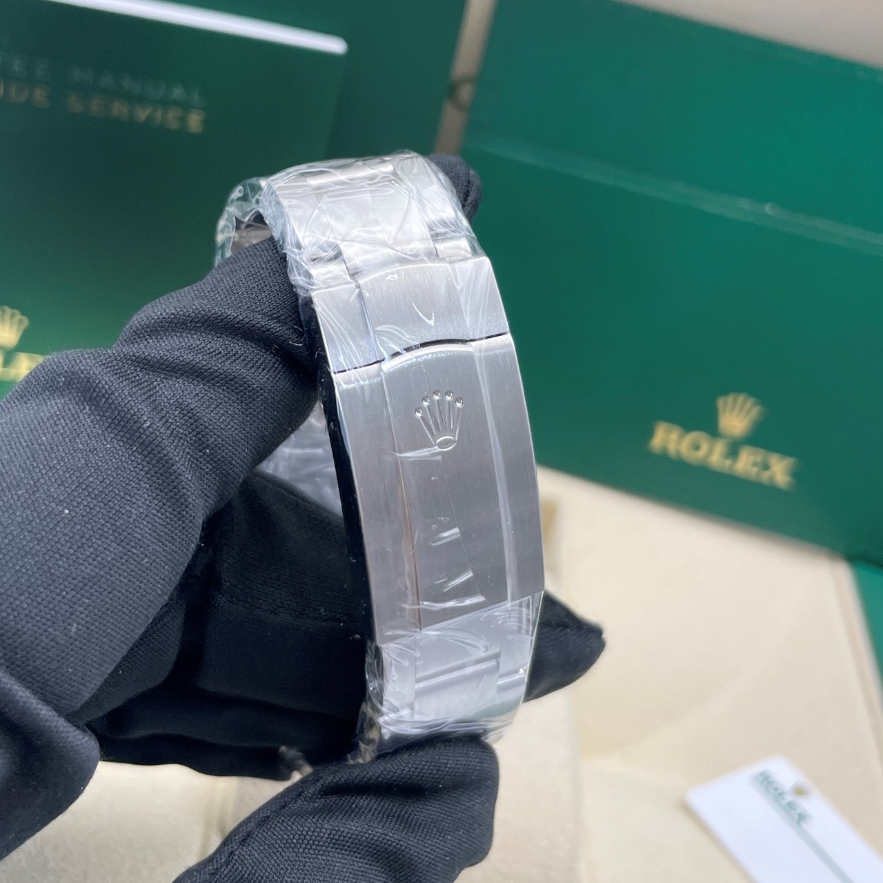 Rolex 124300-0003 detail 4