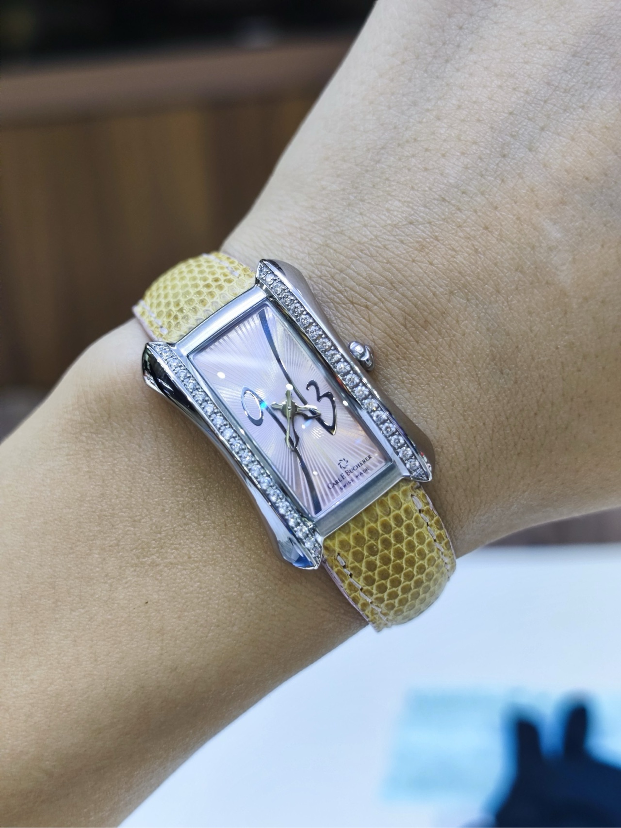 Carl F. Bucherer 00.10701.08.92.11 detail 2