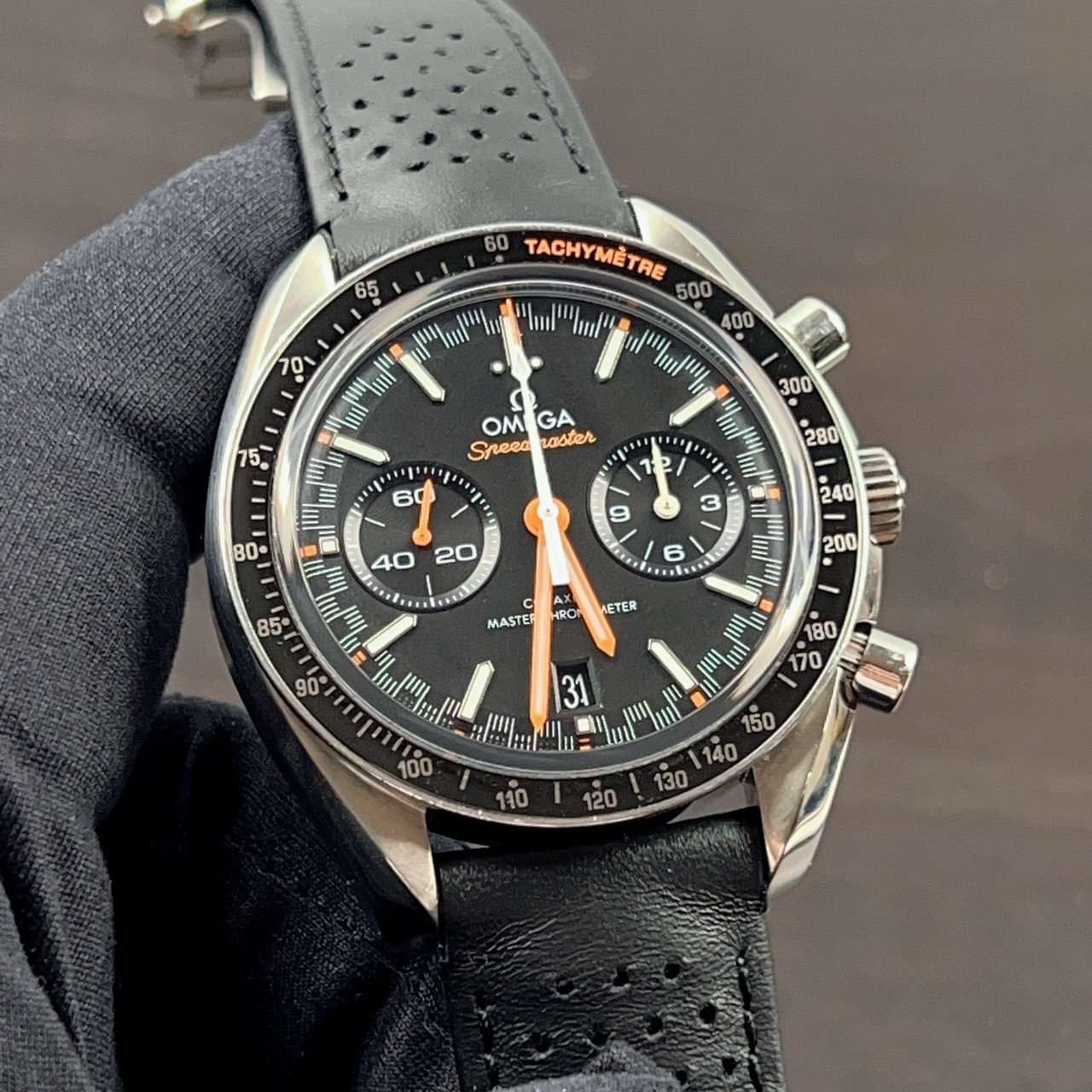 Omega 329.32.44.51.01.001 detail 5