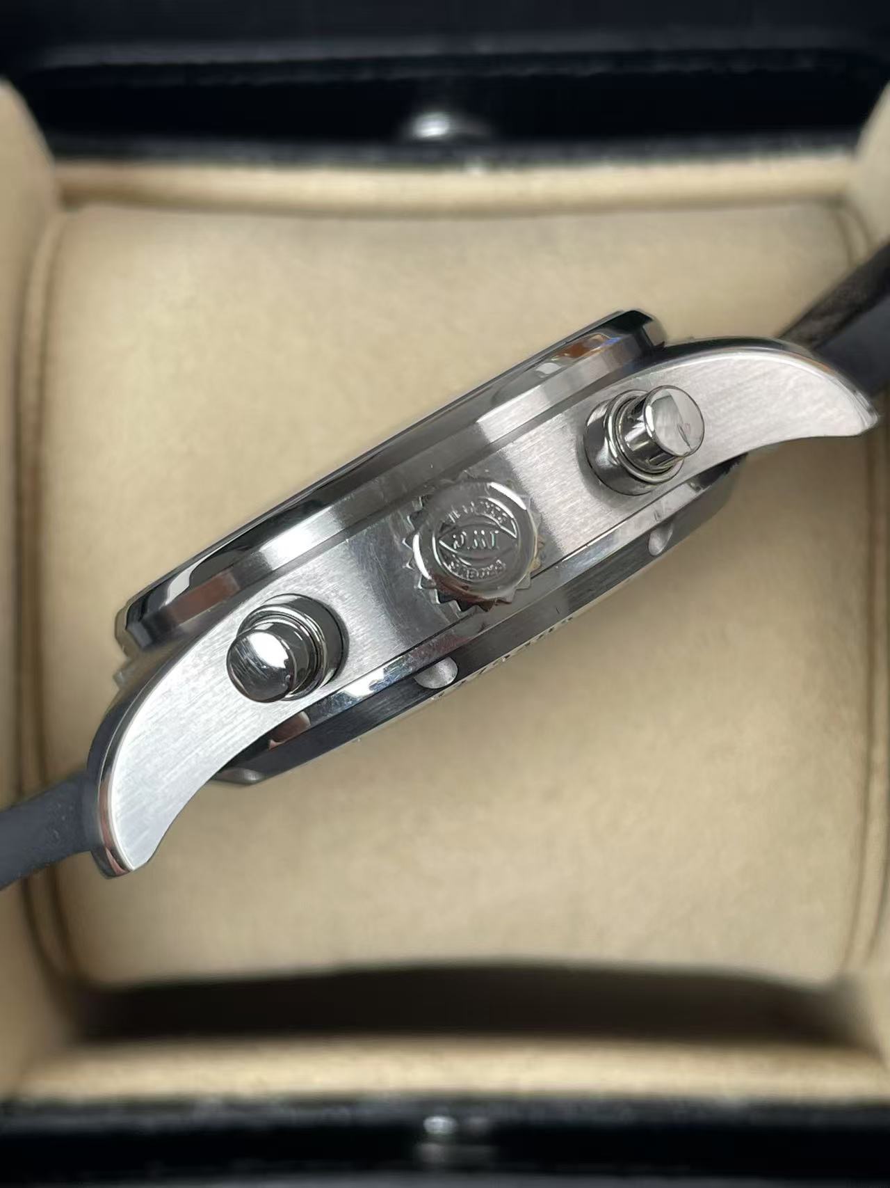 IWC 388103 detail 3