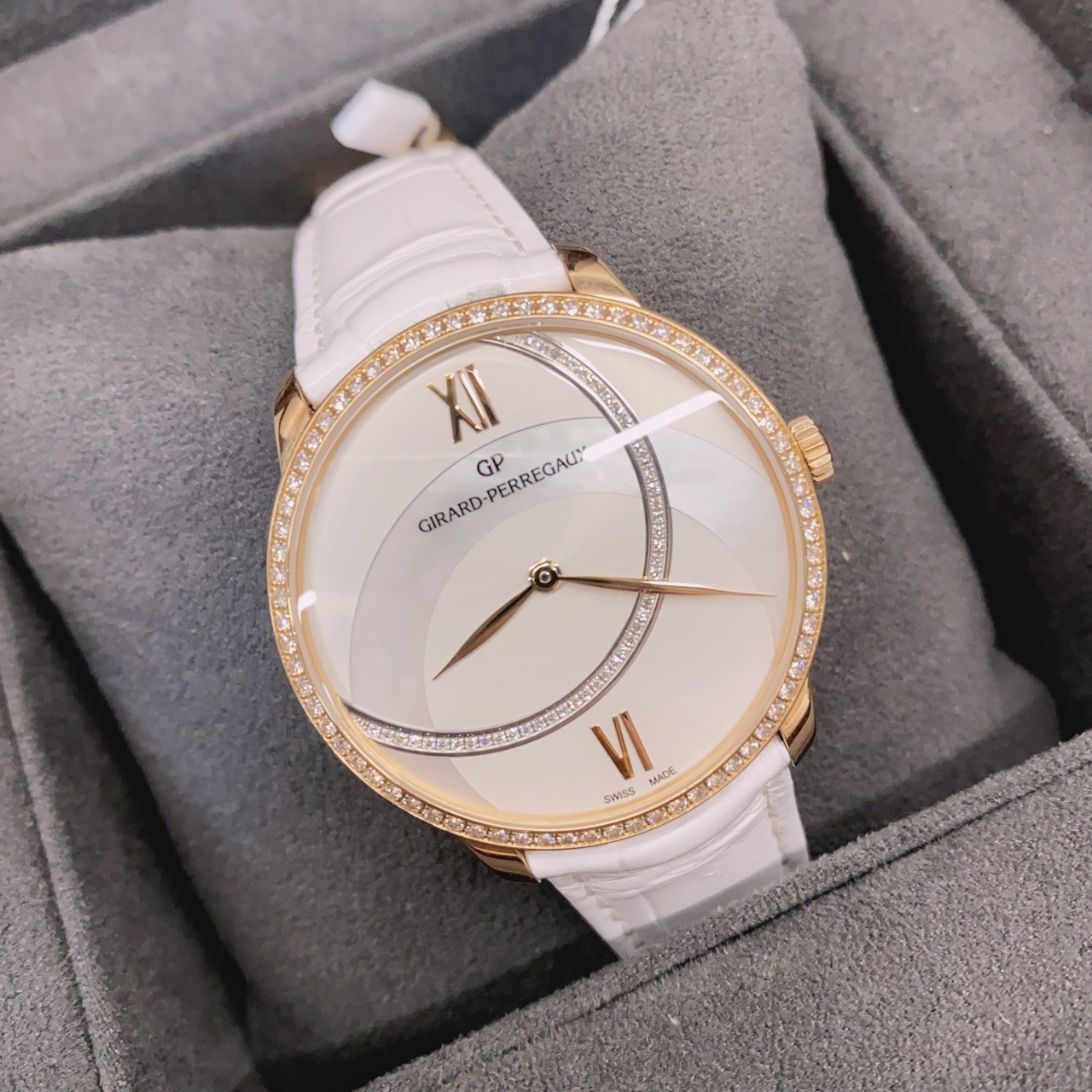 Girard Perregaux 49525D52ABD2 detail 6