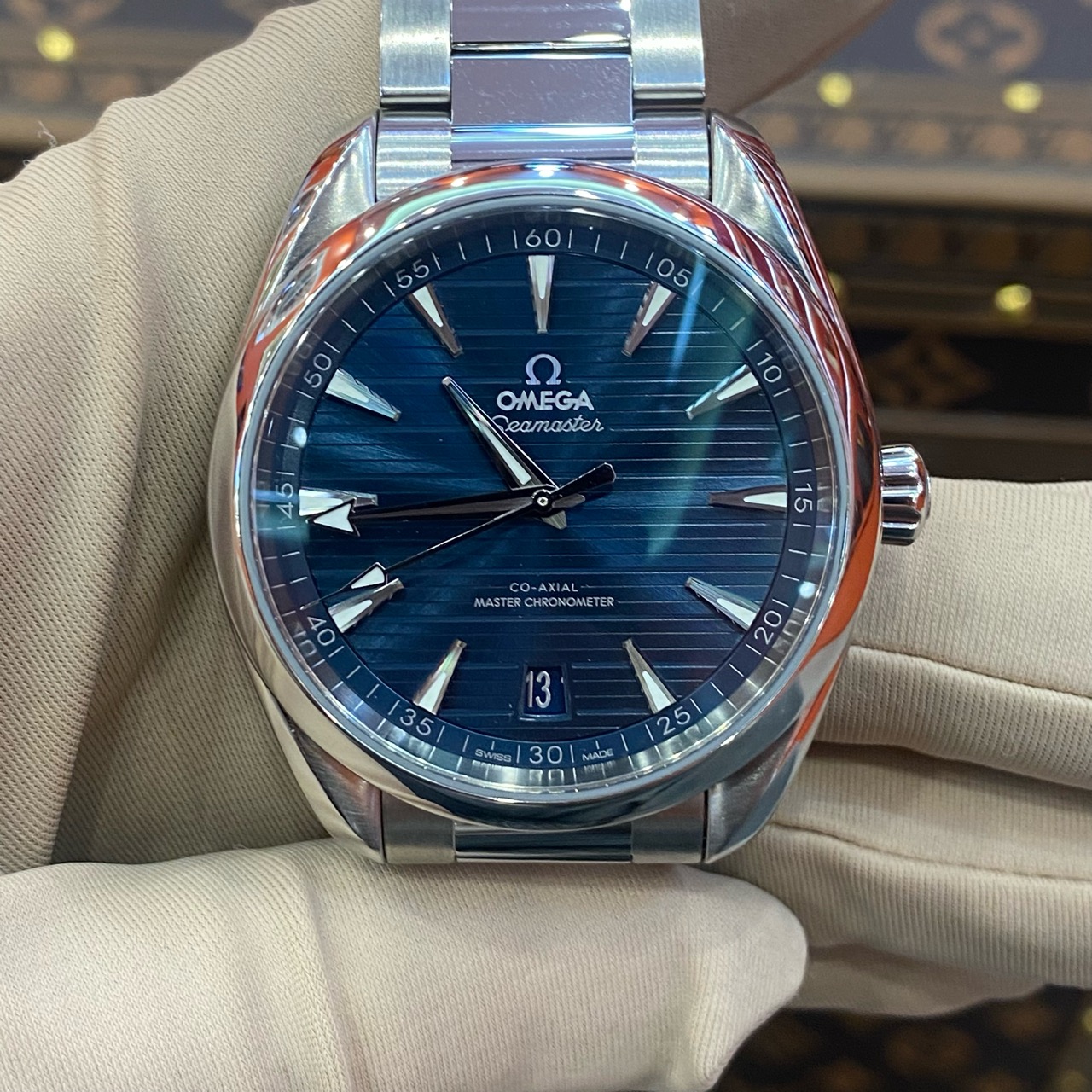 Omega 220.10.41.21.03.003