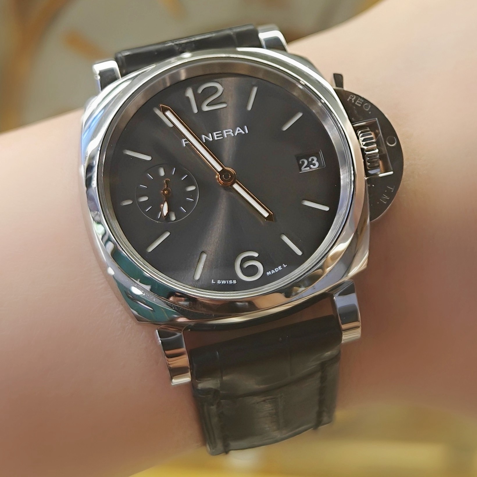 Panerai PAM01247 detail 3