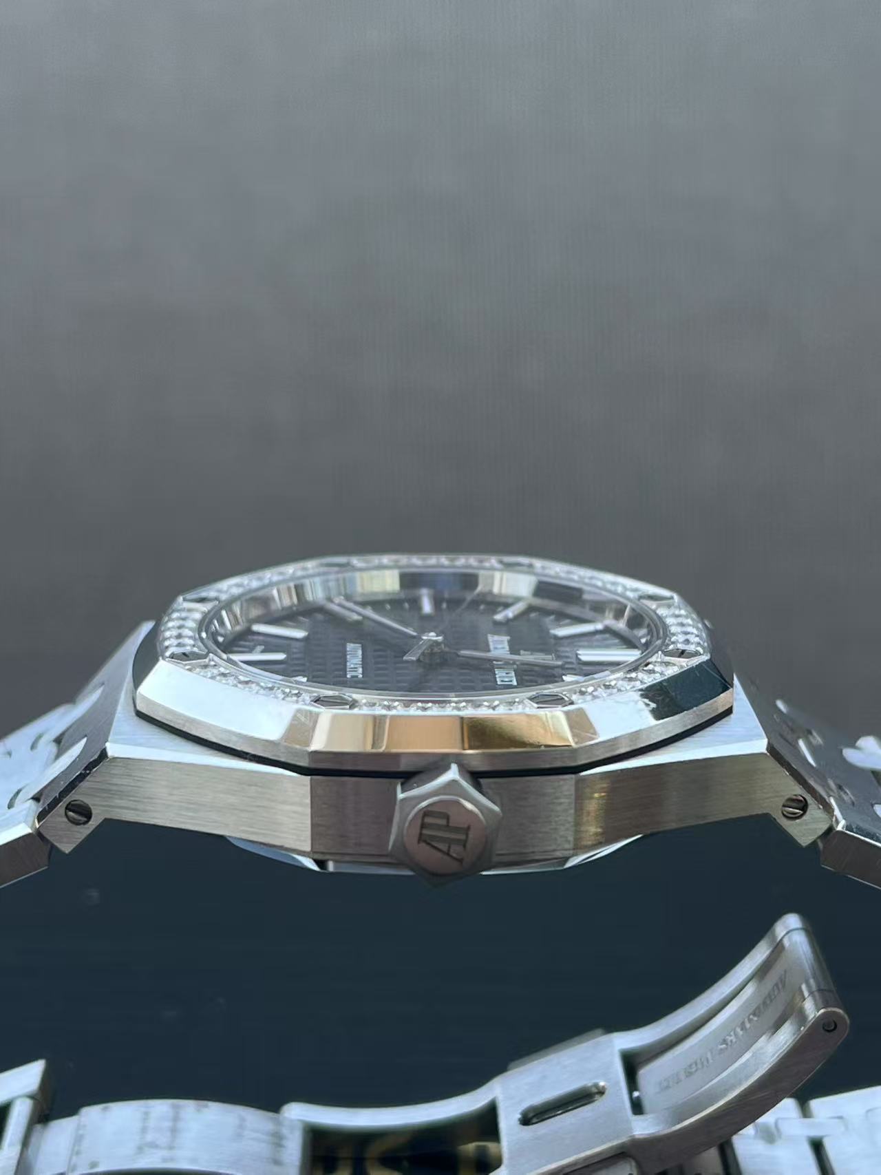 Audemars Piguet 15451st detail 2