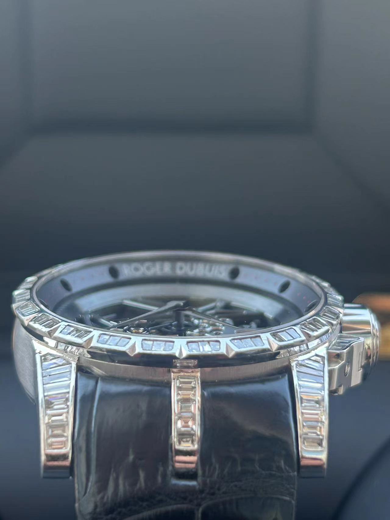 Roger Dubuis RDDBEX0260 detail 2