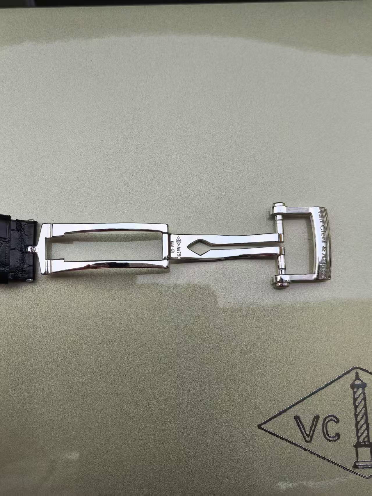 Van Cleef & Arpels VCAR030F00 detail 5
