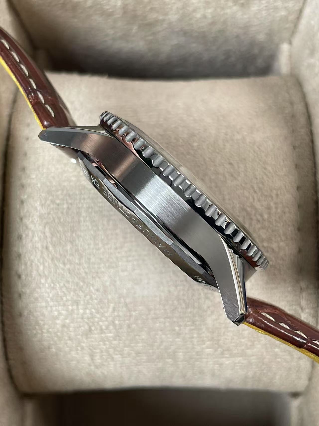 Breitling AB0139211L1P1 detail 4