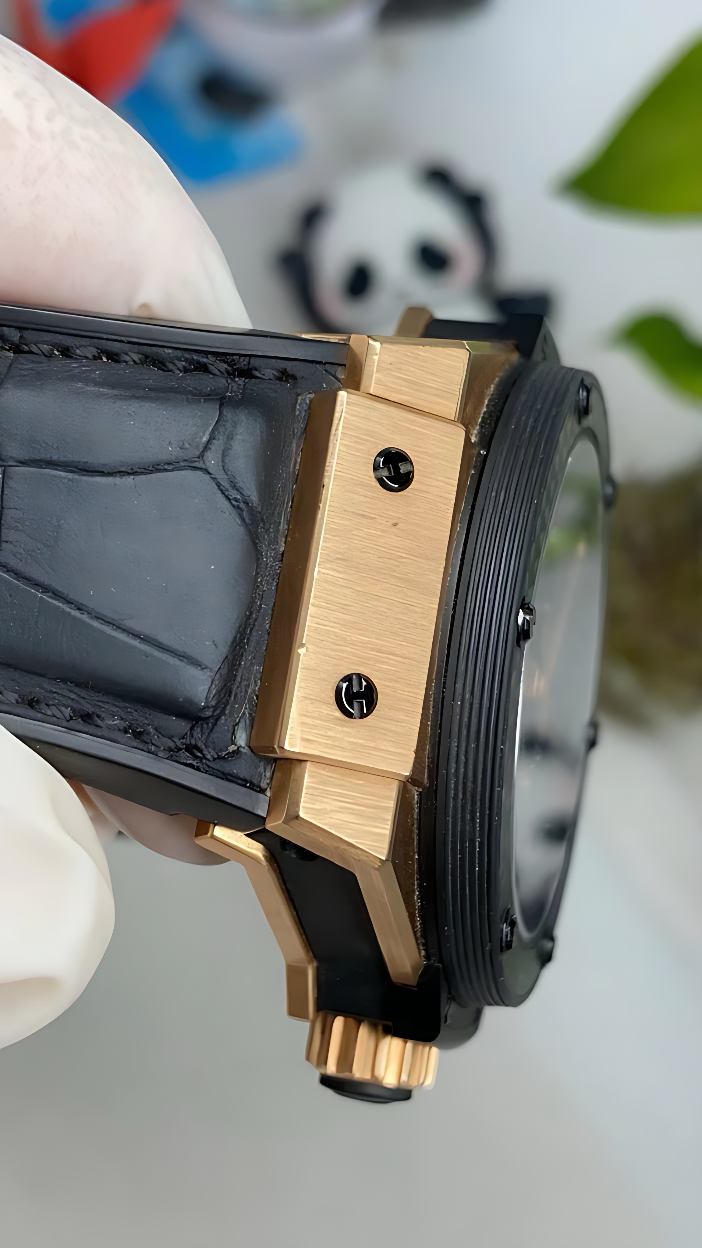 Hublot 704.OQ.1138.GR detail 3