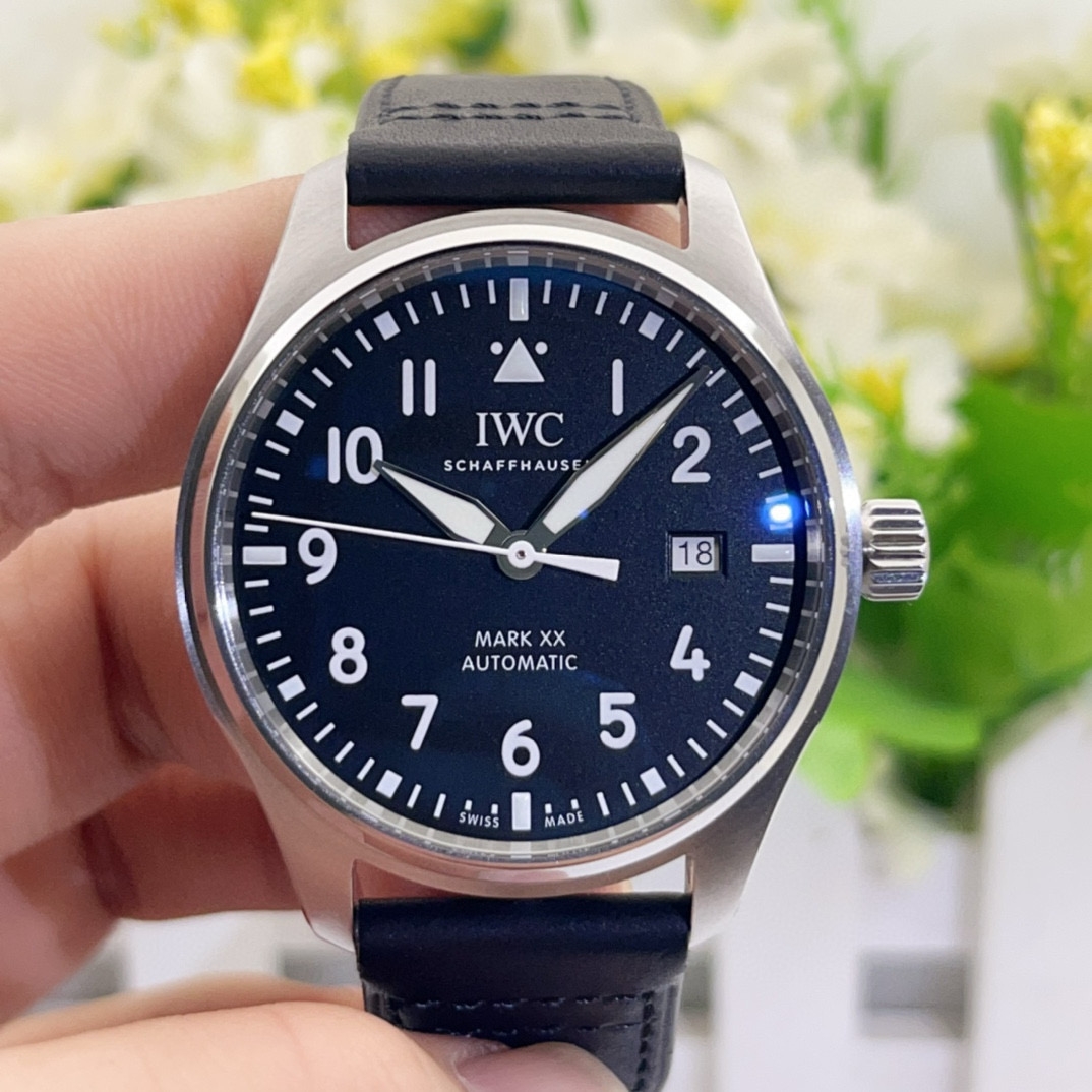 IWC Mark XX vs Jaeger-LeCoultre Master Ultra Thin Moon Phase | In-Depth Technical Comparison and Scenario Guide