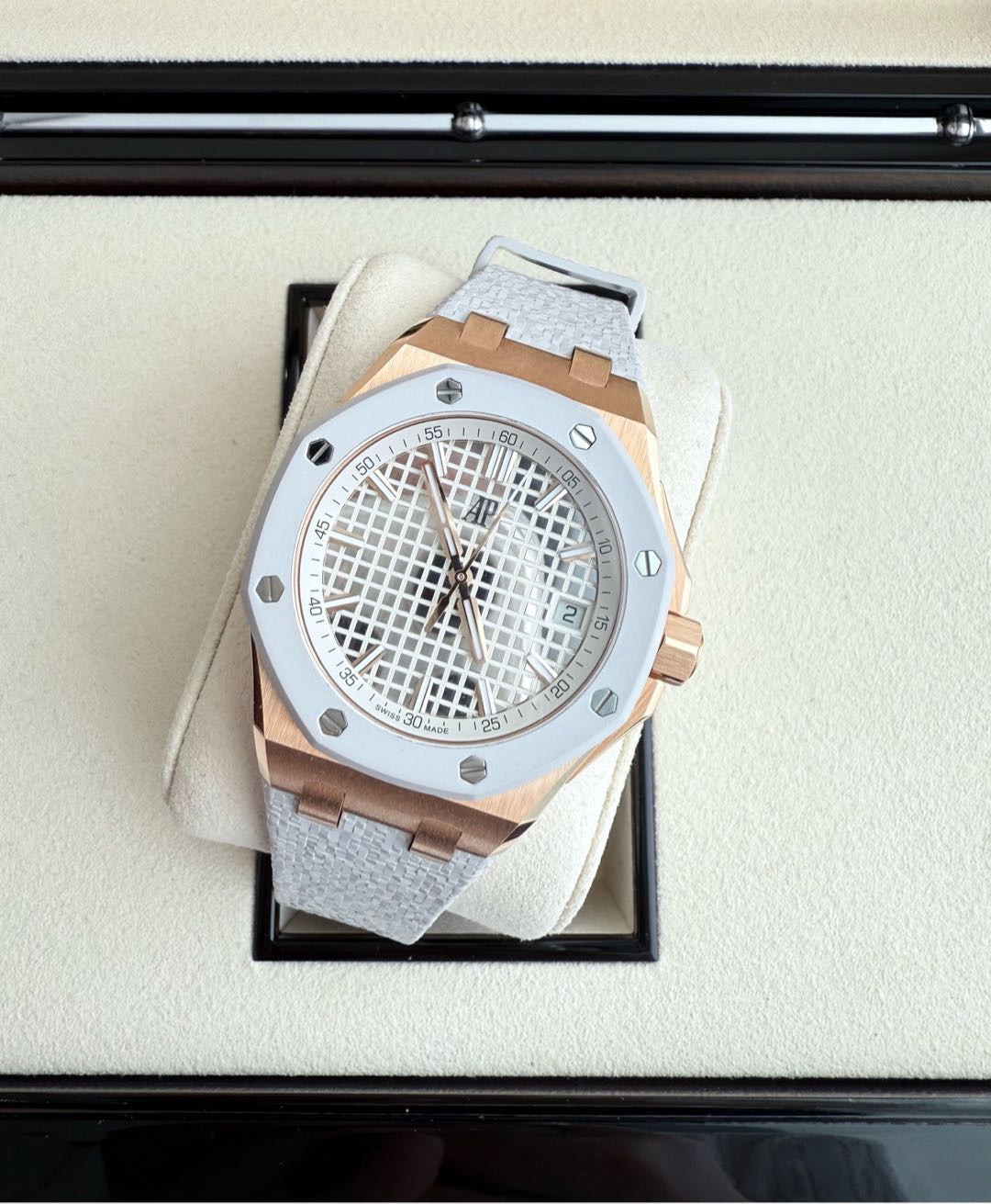 Audemars Piguet 77605OK detail 1