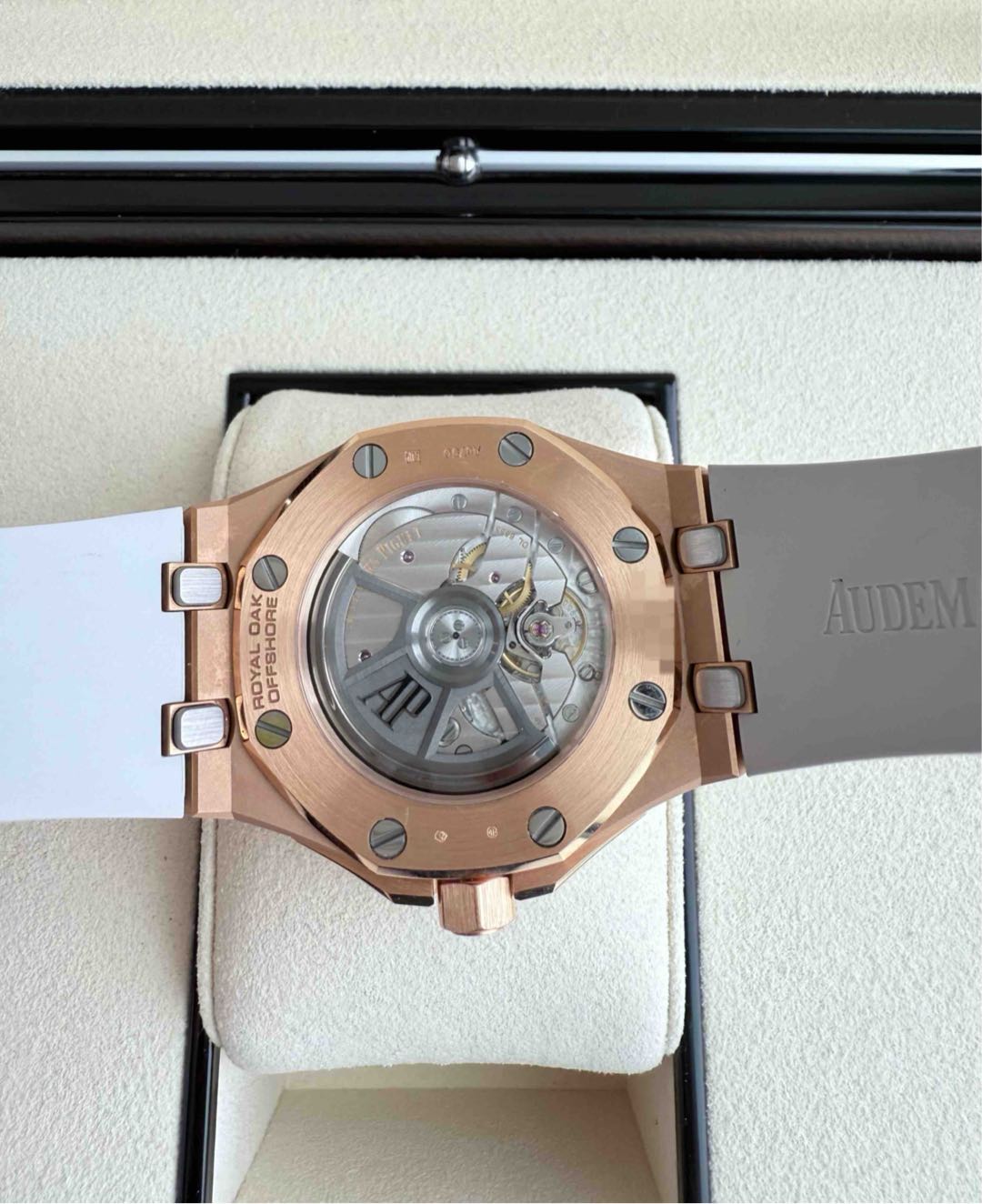 Audemars Piguet 77605OK detail 3