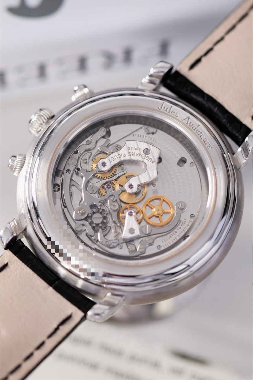 Audemars Piguet 25909BC detail 7