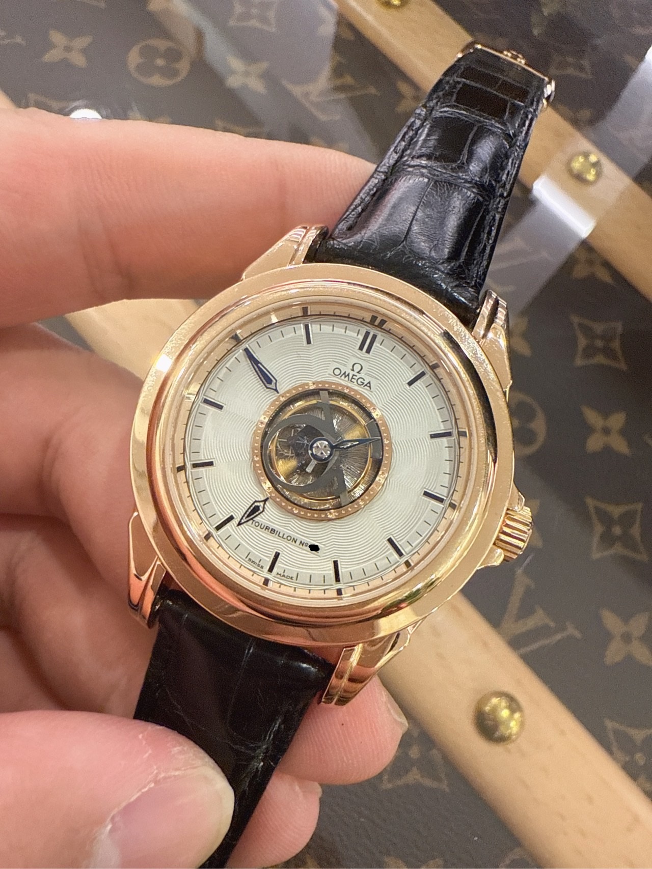 Omega 5933.30.32 detail 2
