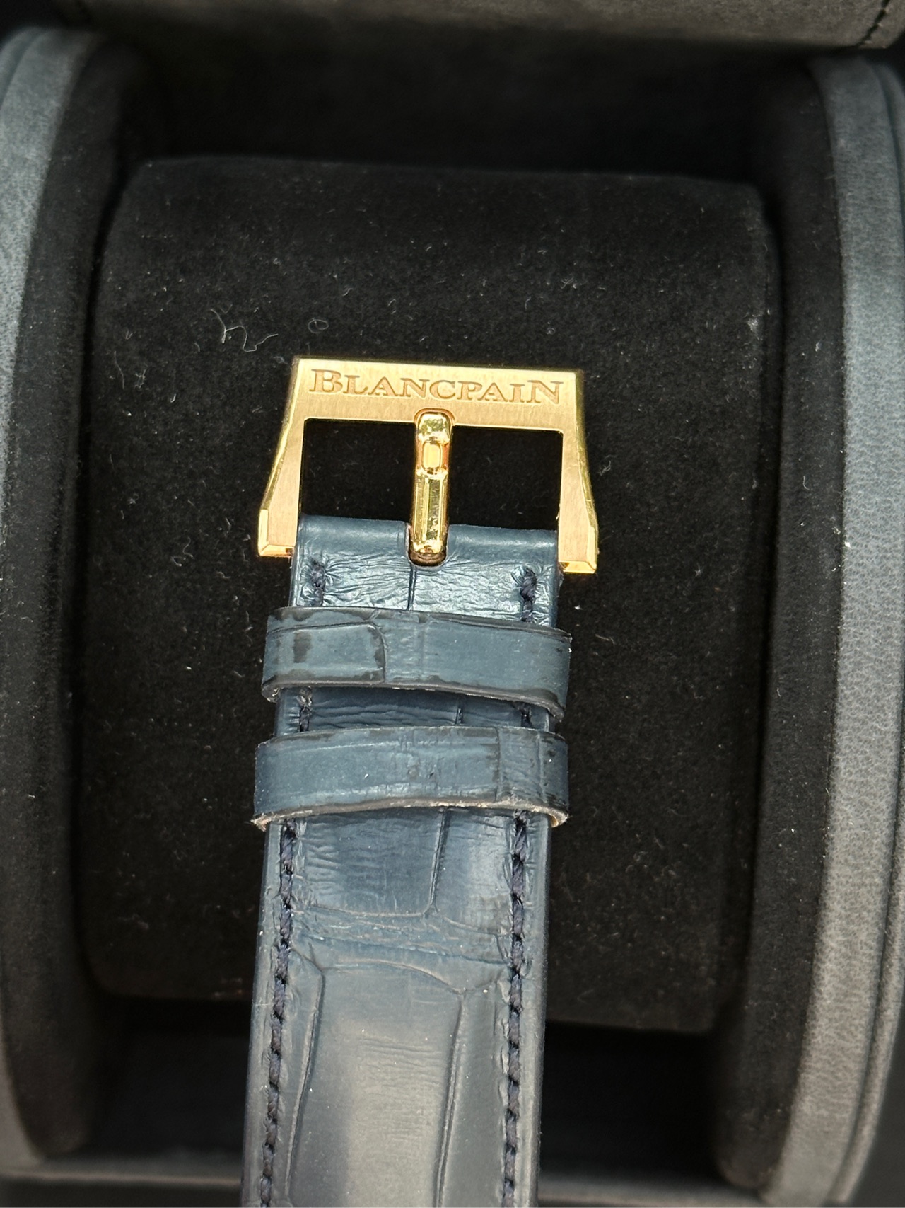 Blancpain AC02 36B40 63A detail 4