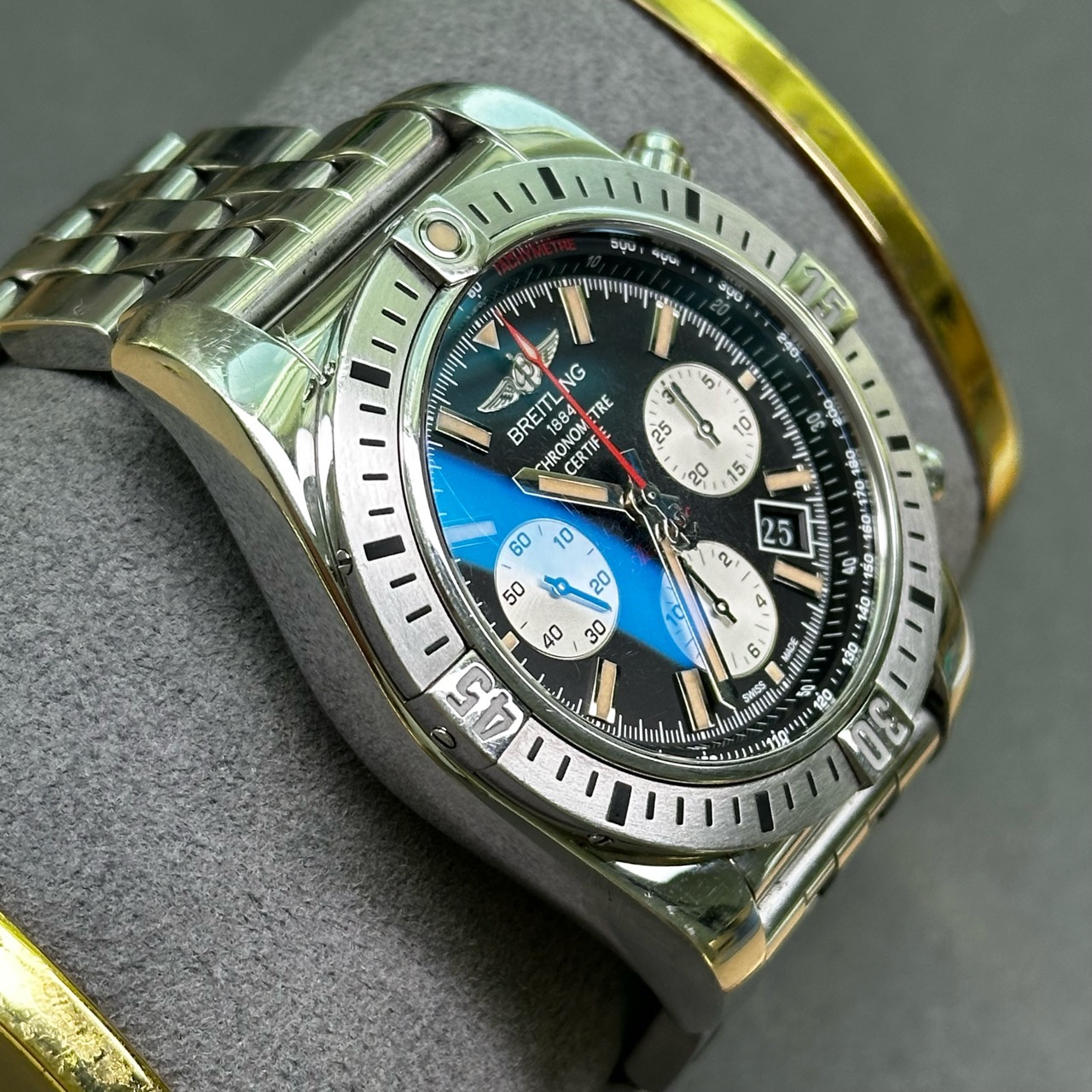Breitling AB01154G-BD13-375A detail 2
