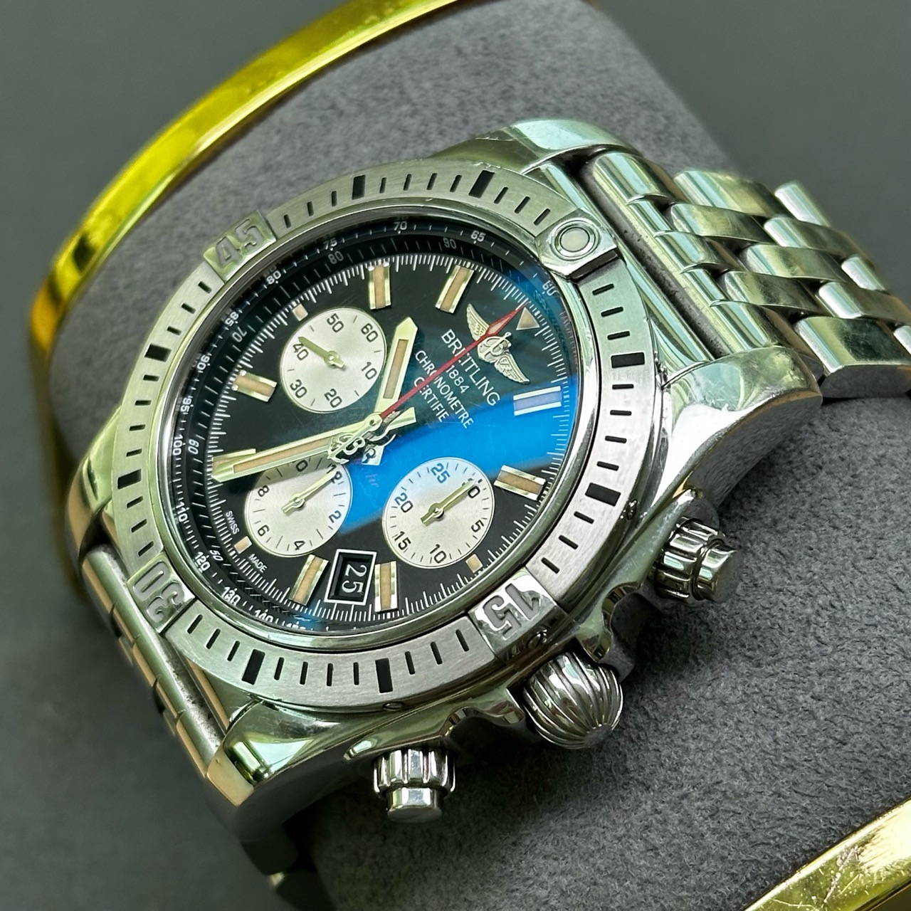 Breitling AB01154G-BD13-375A detail 3