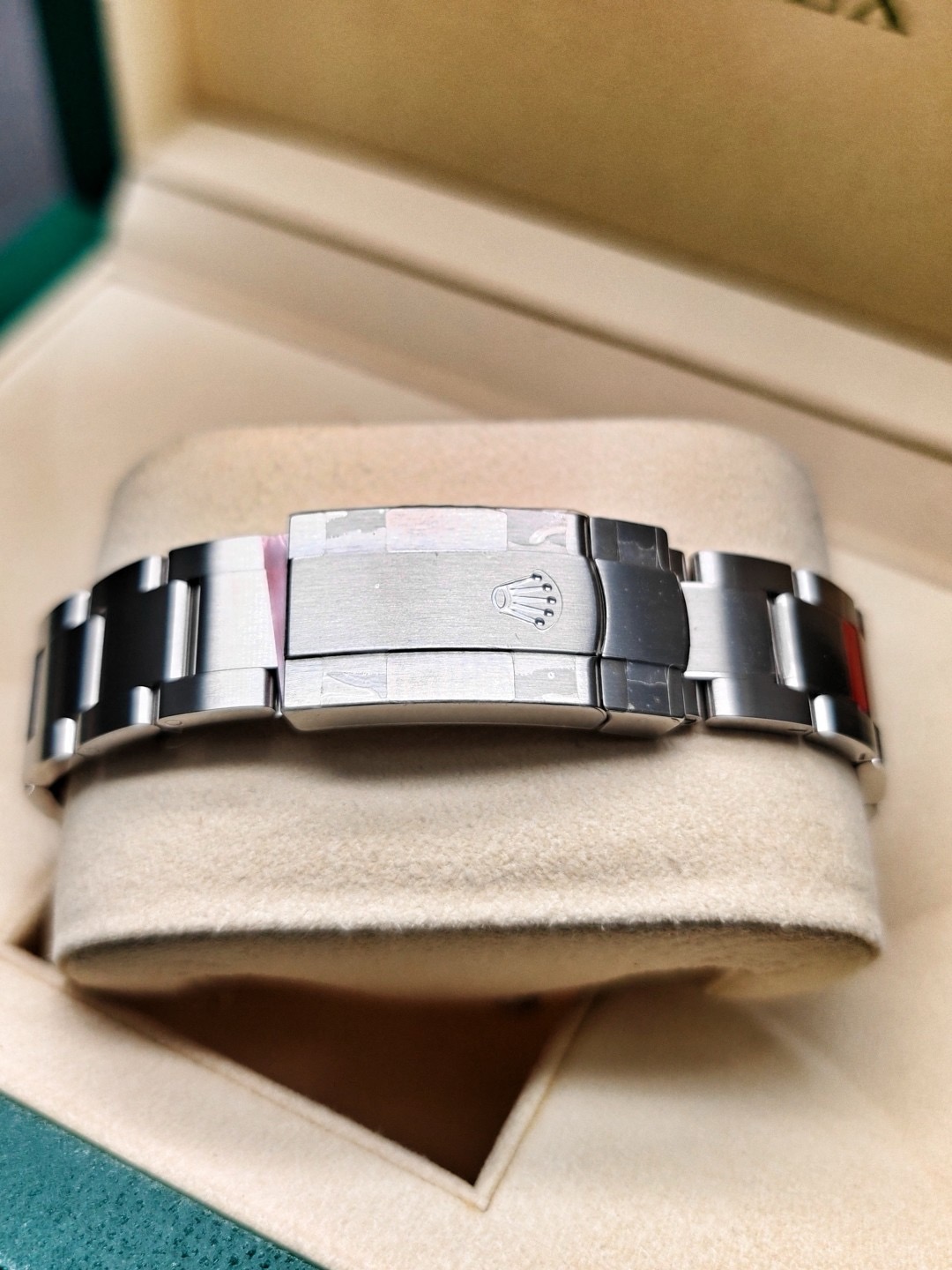 Rolex 124300-0007 detail 8