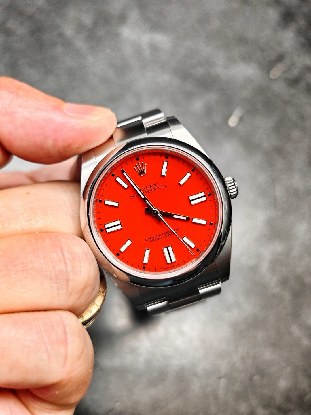 Rolex 124300-0007 detail 4