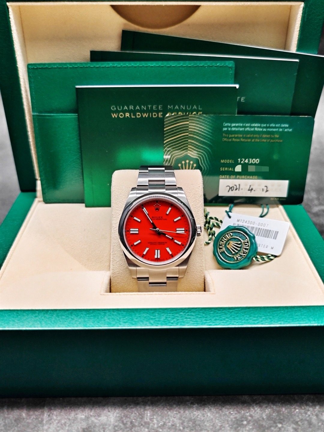 Rolex 124300-0007 detail 1