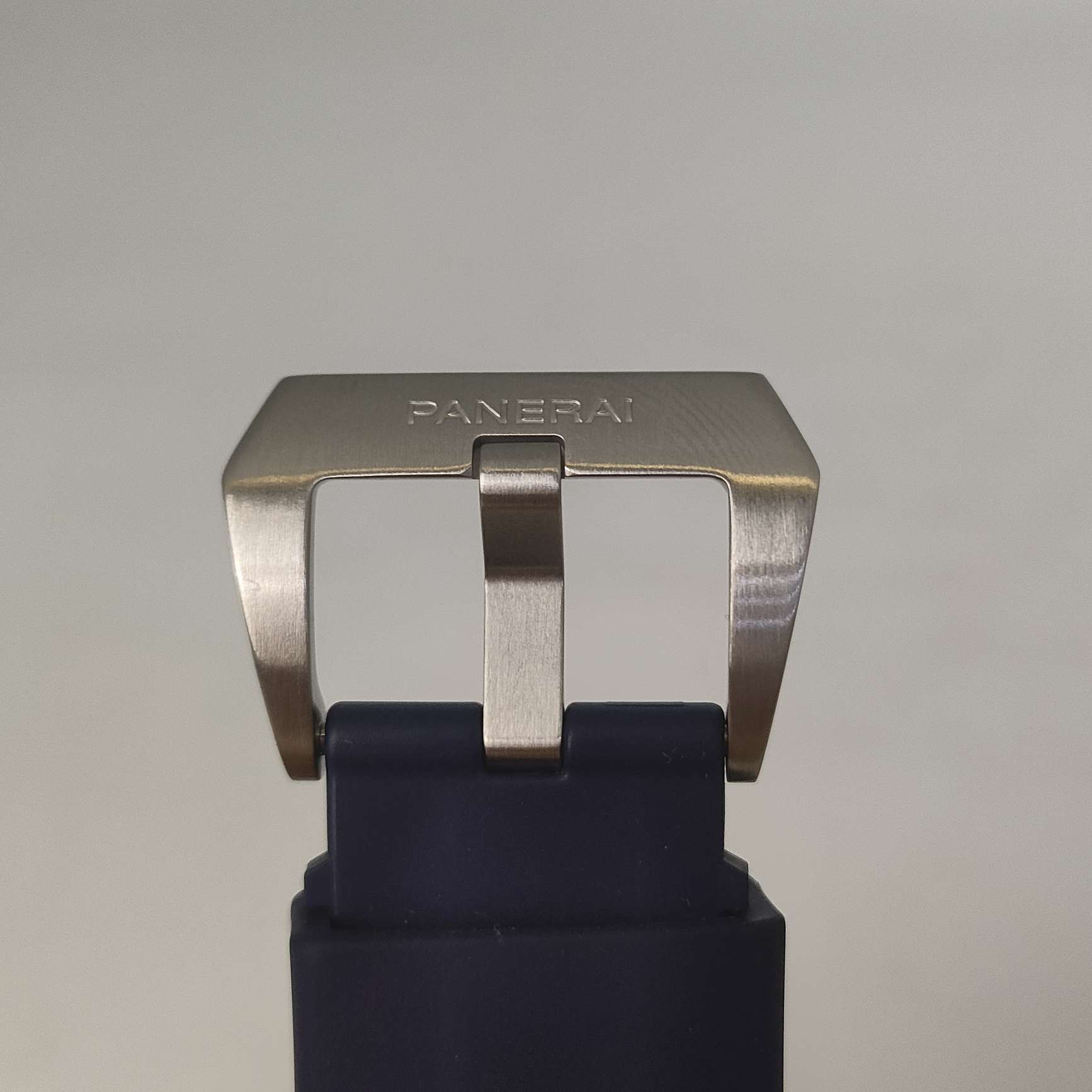 Panerai PAM01393 detail 4