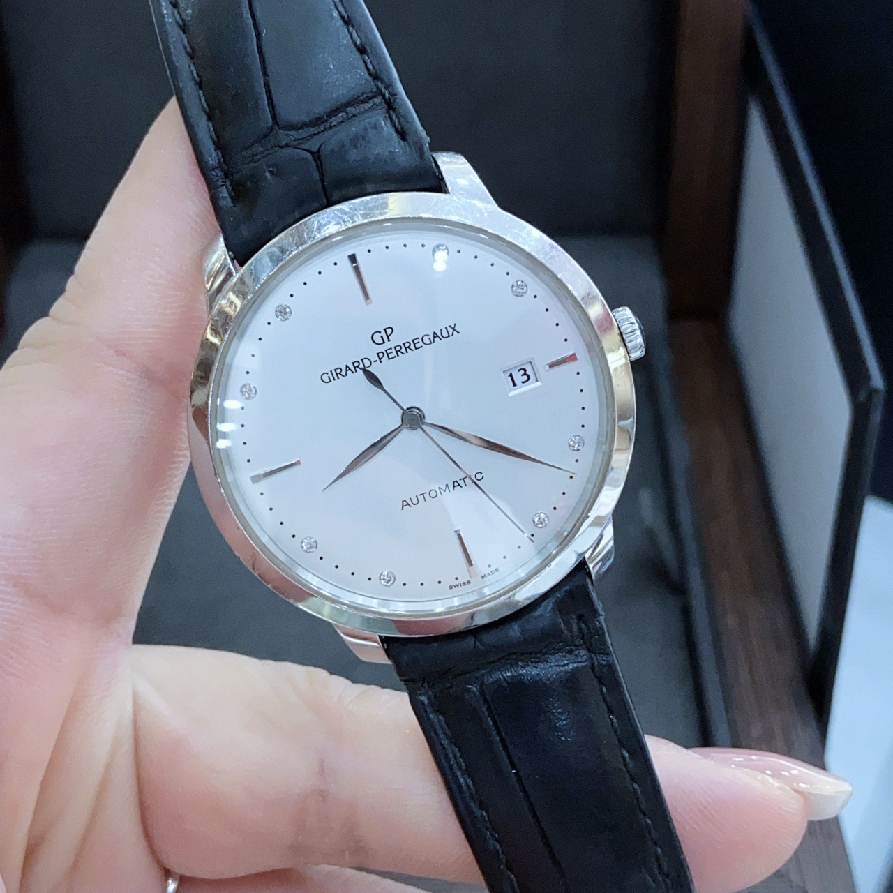 Girard Perregaux 49555-11-1A1-BB60