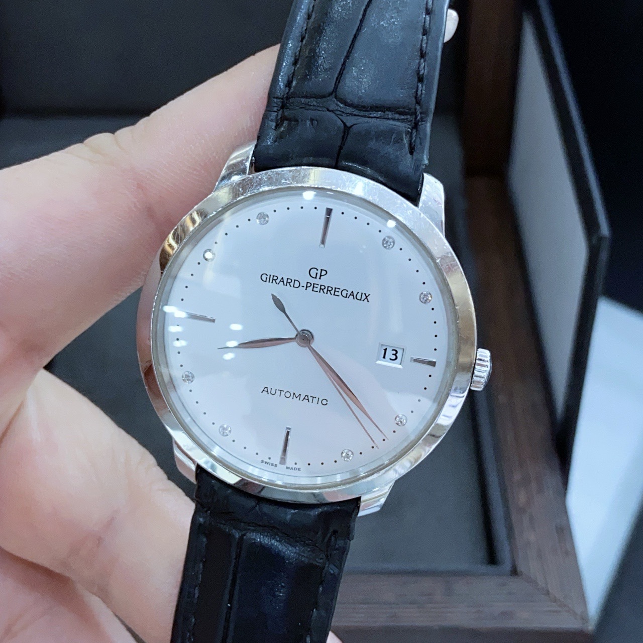 Girard Perregaux 49555-11-1A1-BB60 detail 1