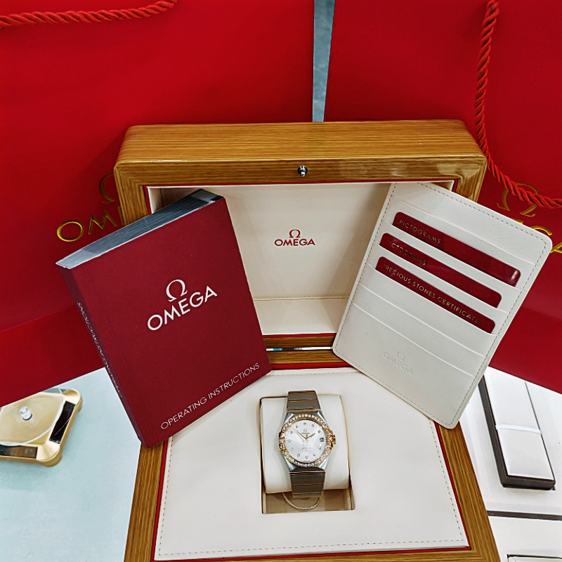 Omega 123.25.35.20.52.001 detail 7