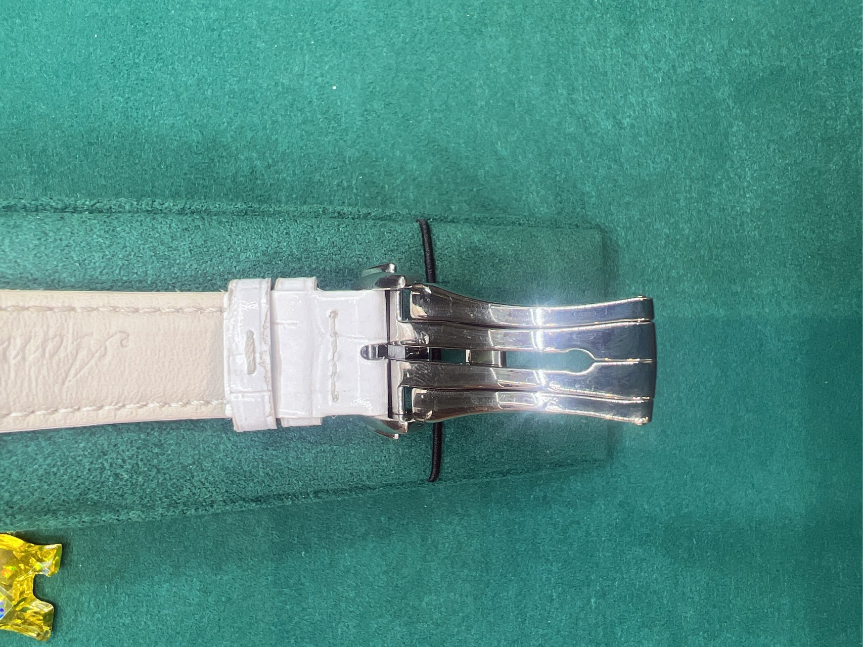 Omega 3835.79.40 detail 4