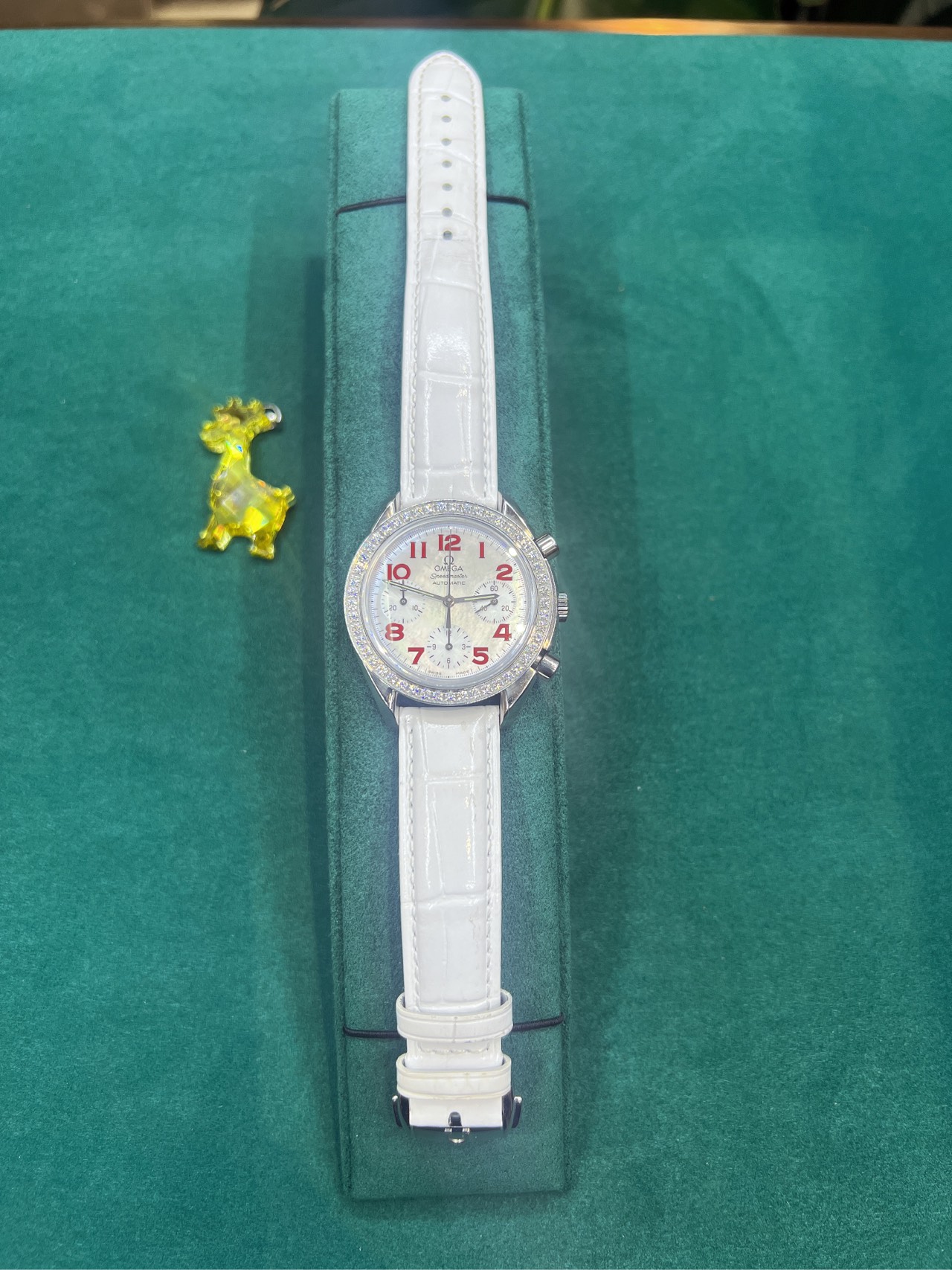 Omega 3835.79.40 detail 1